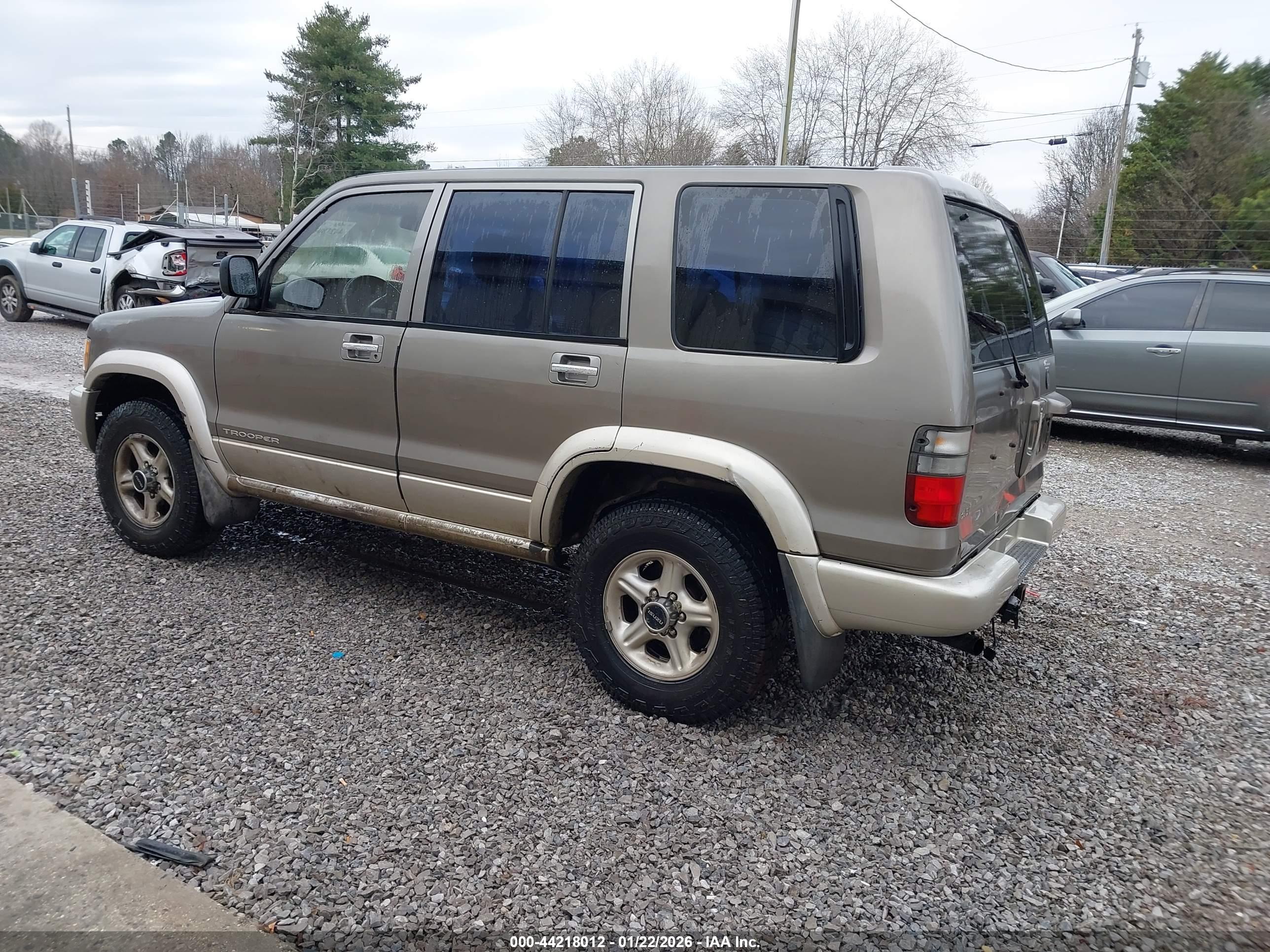 ISUZU TROOPER image 3
