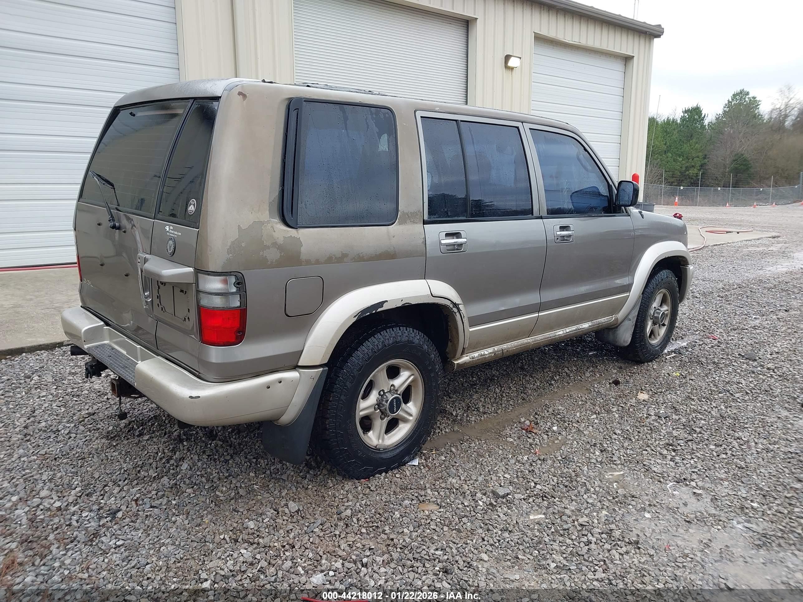 ISUZU TROOPER image 4