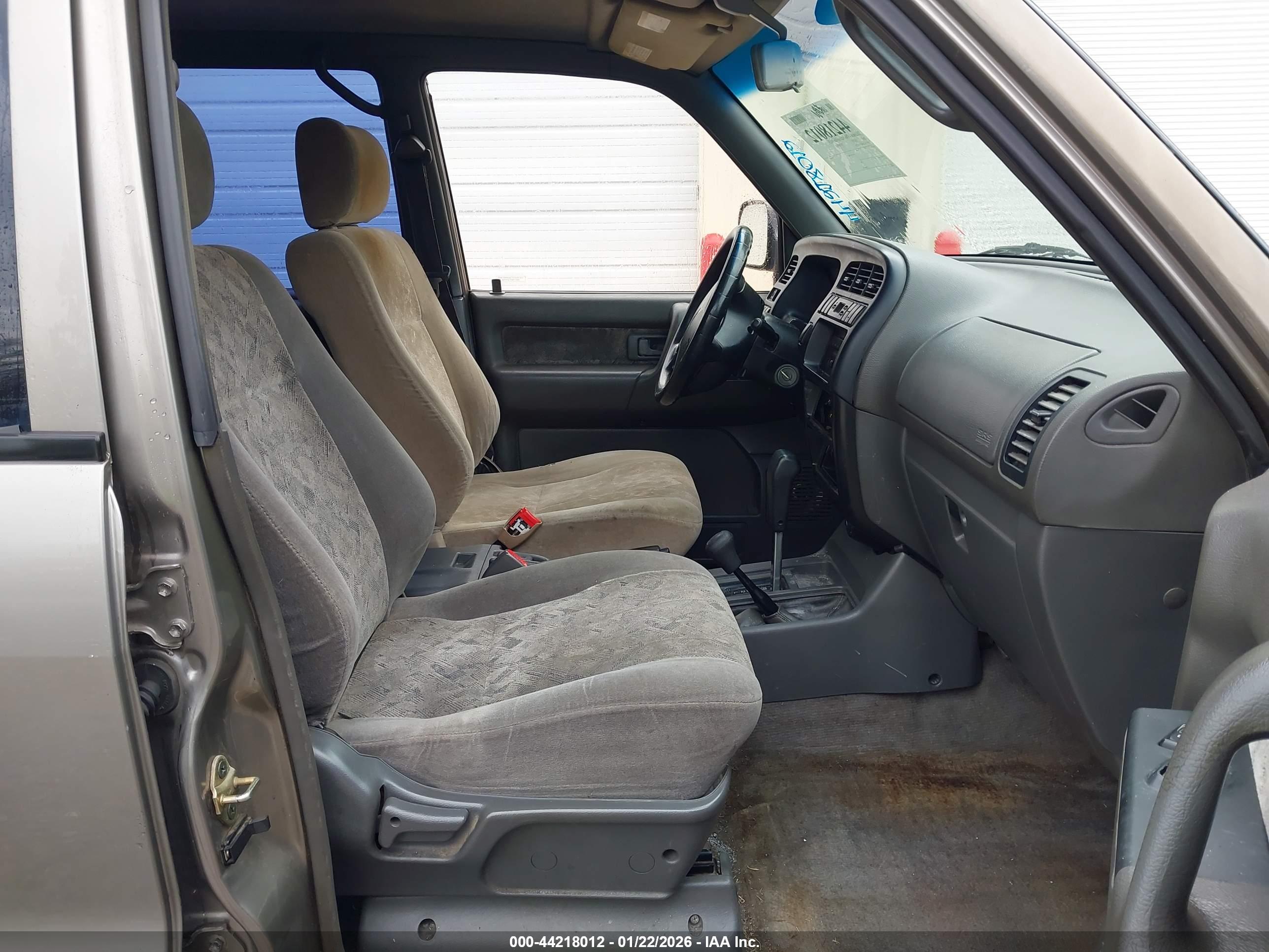 ISUZU TROOPER image 5