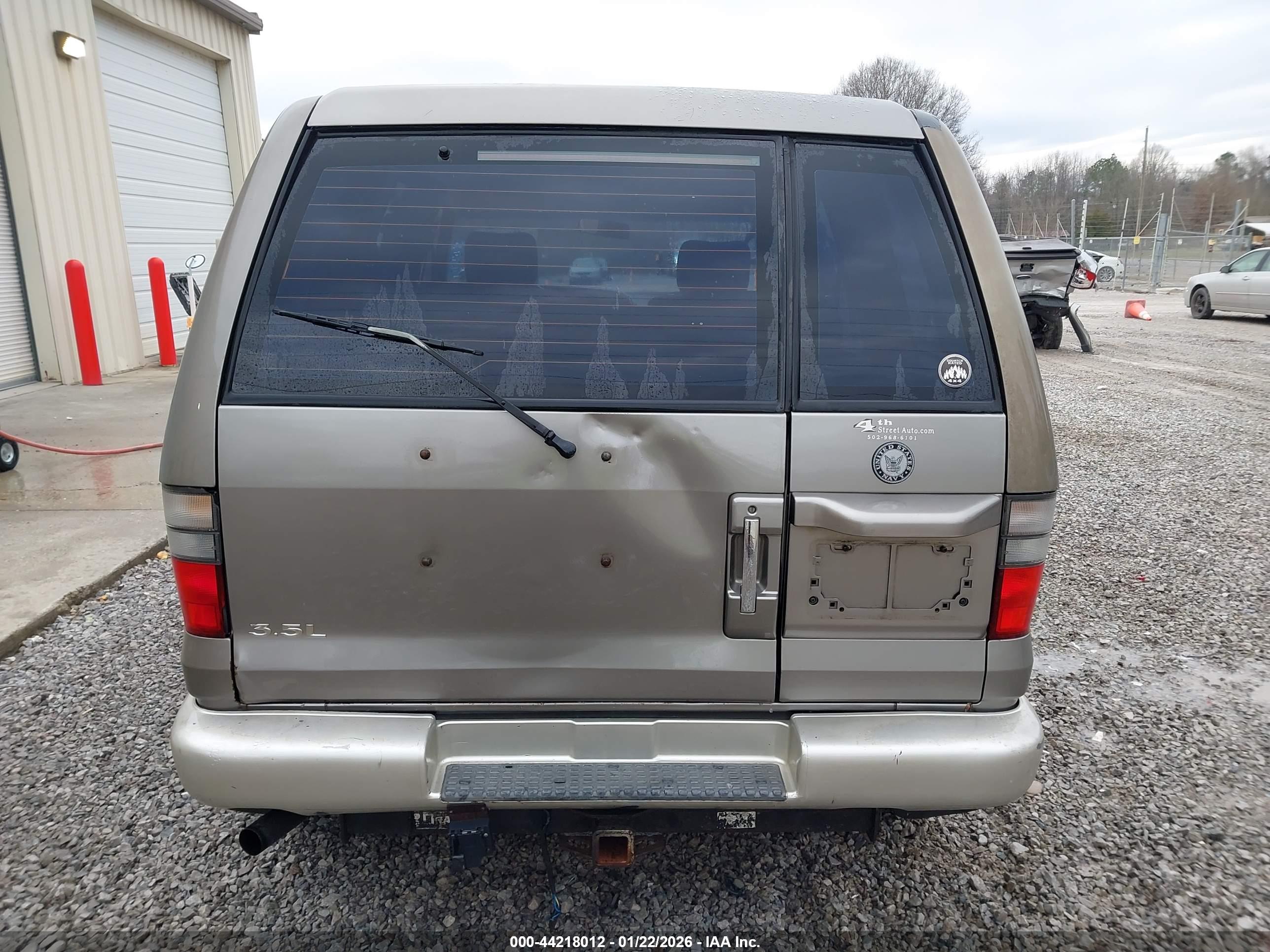 ISUZU TROOPER image 6