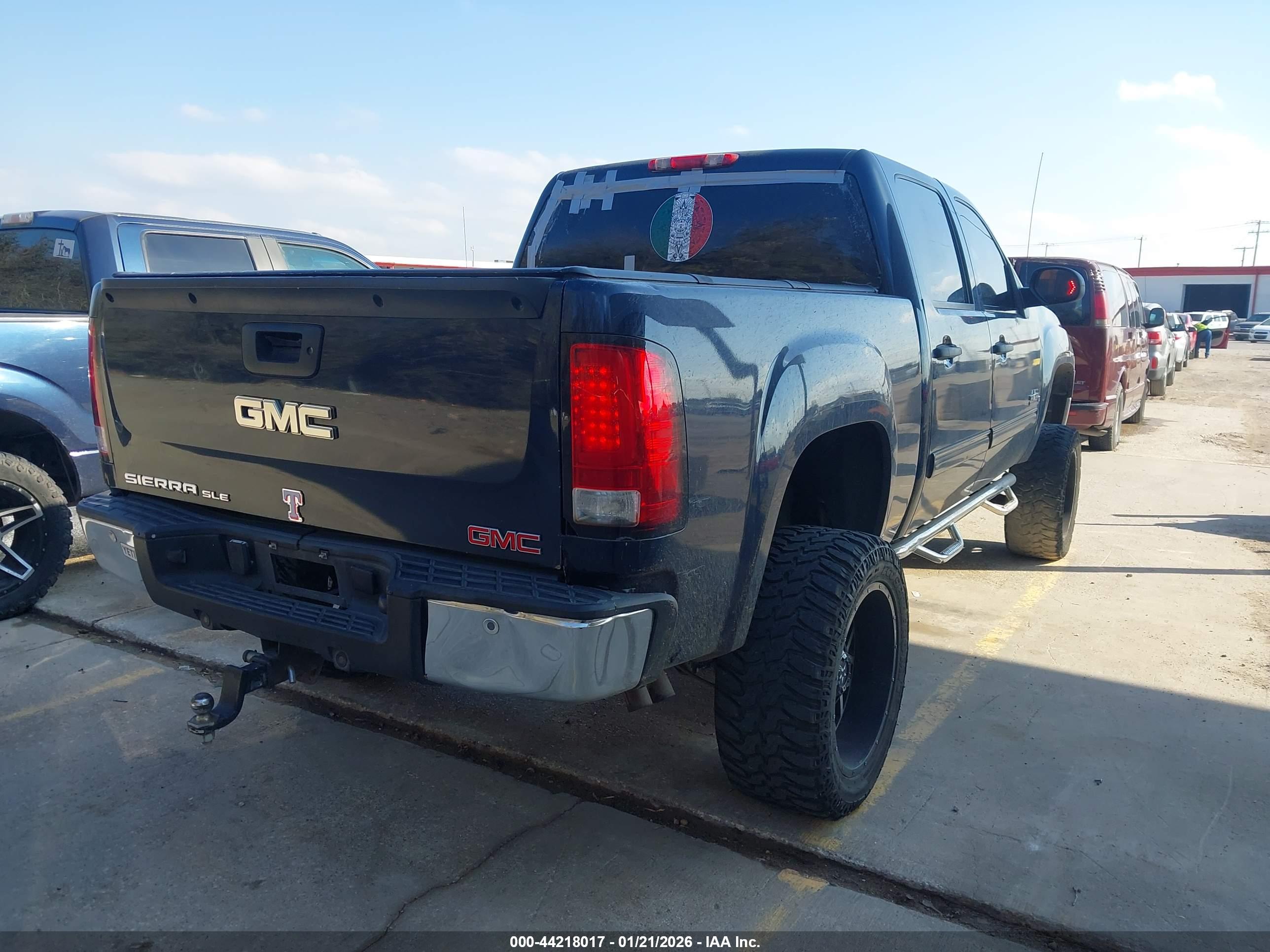 GMC SIERRA image 4