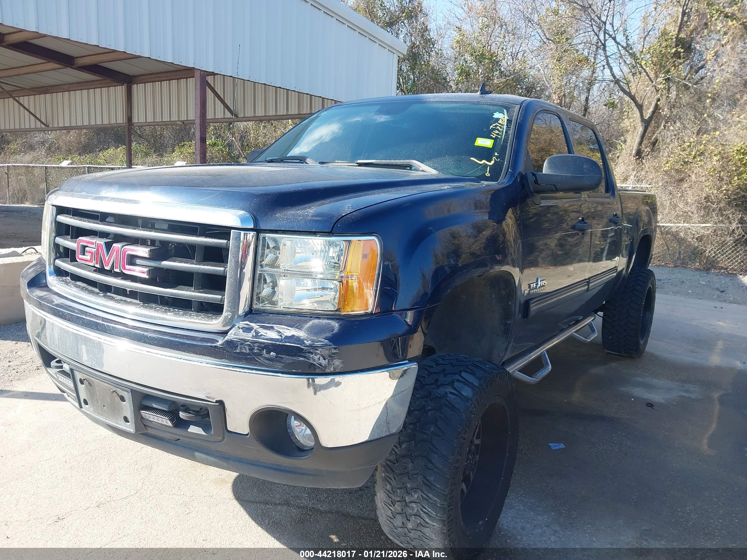 GMC SIERRA image 6