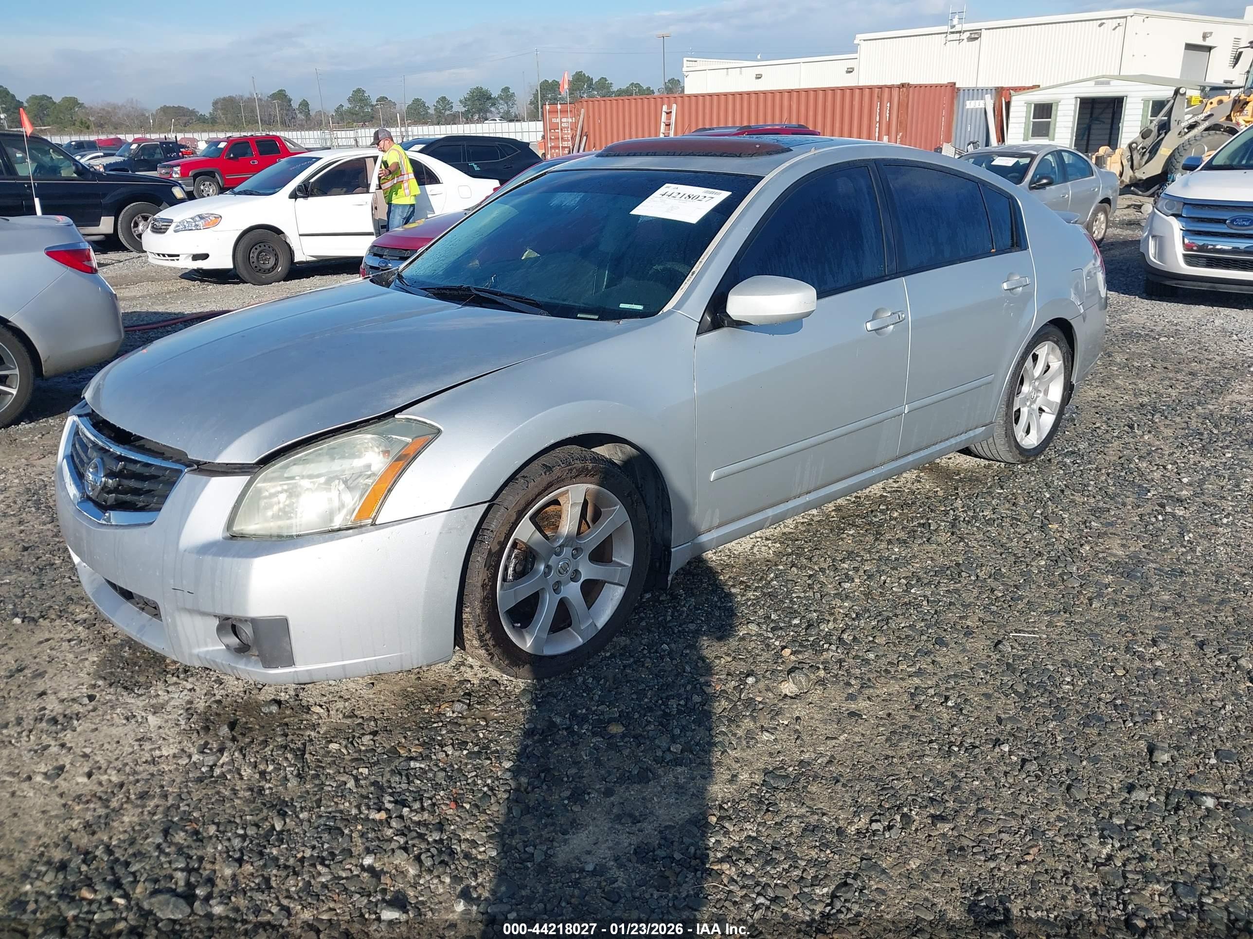 NISSAN MAXIMA image 2