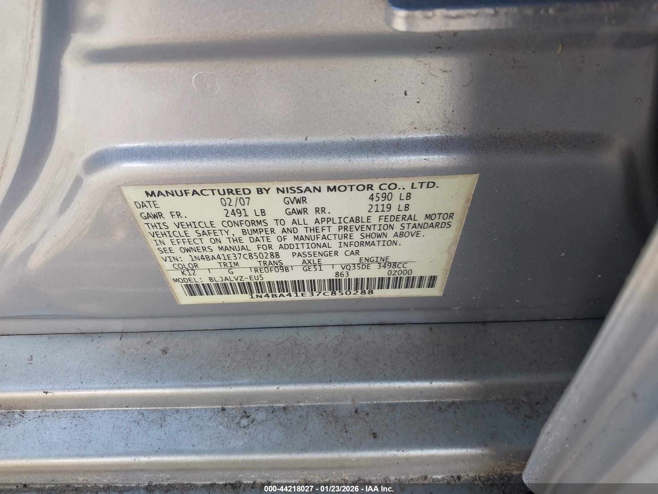 NISSAN MAXIMA image 9