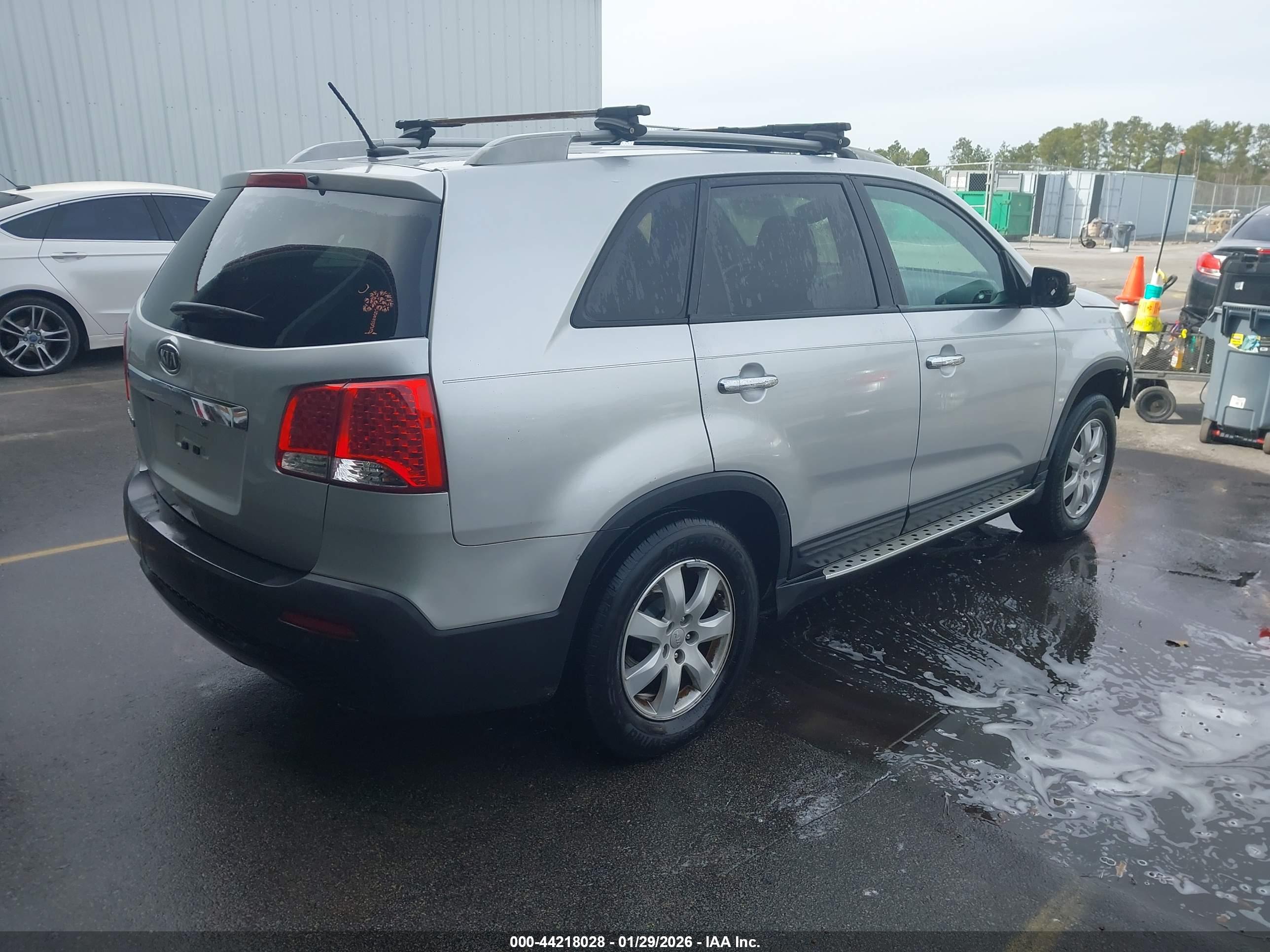 KIA SORENTO image 4