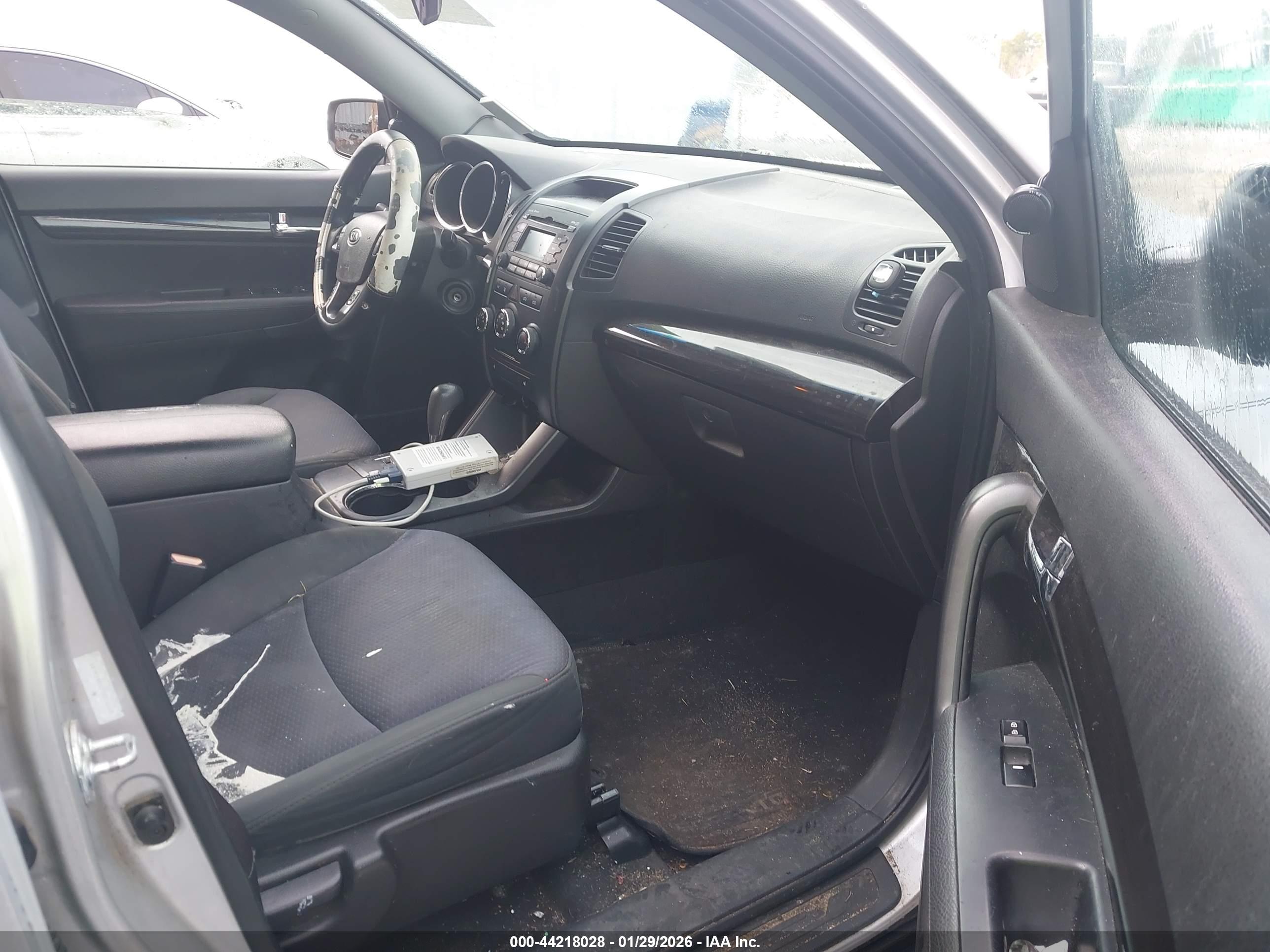 KIA SORENTO image 5