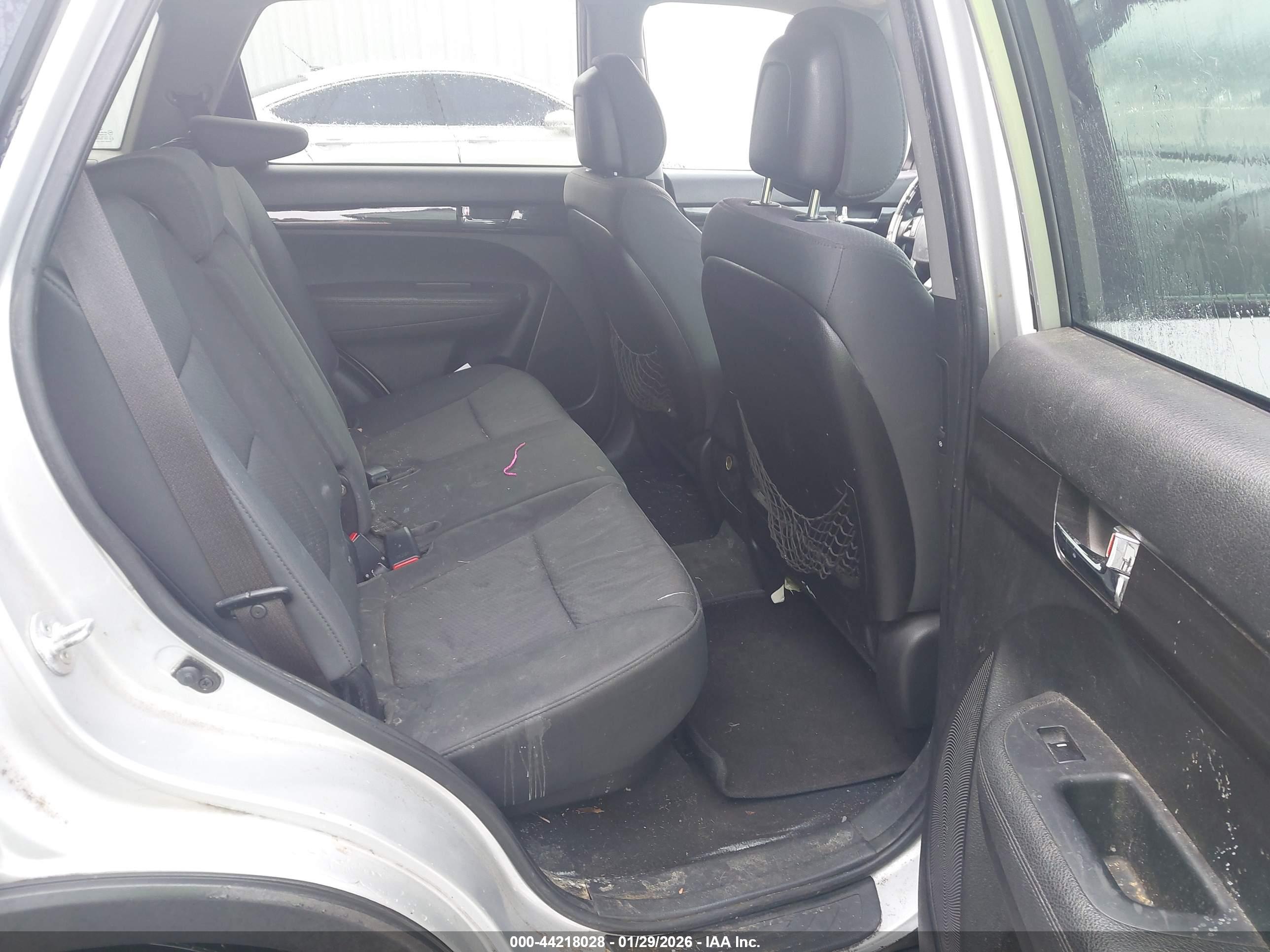 KIA SORENTO image 8