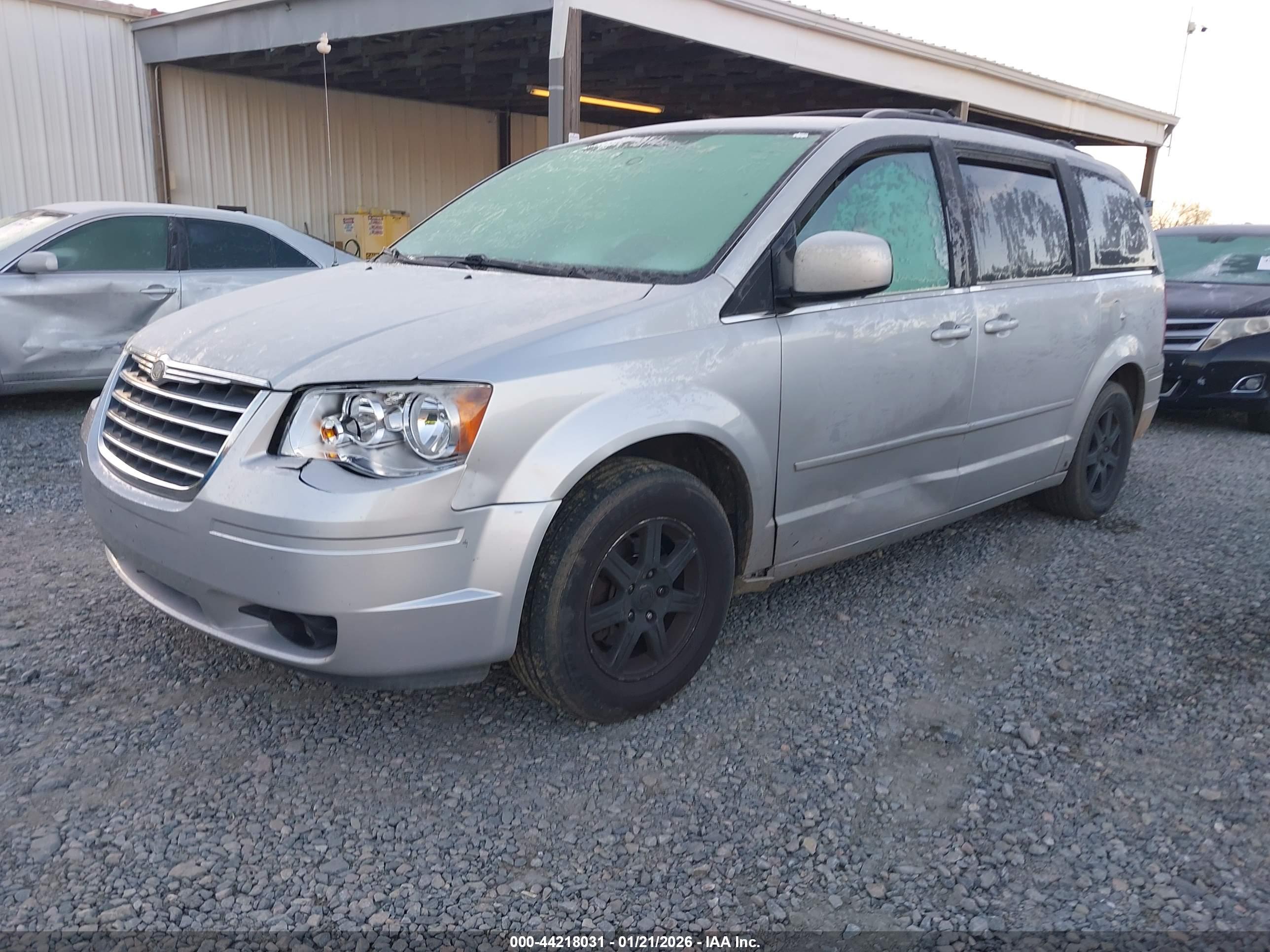 CHRYSLER TOWN image 2