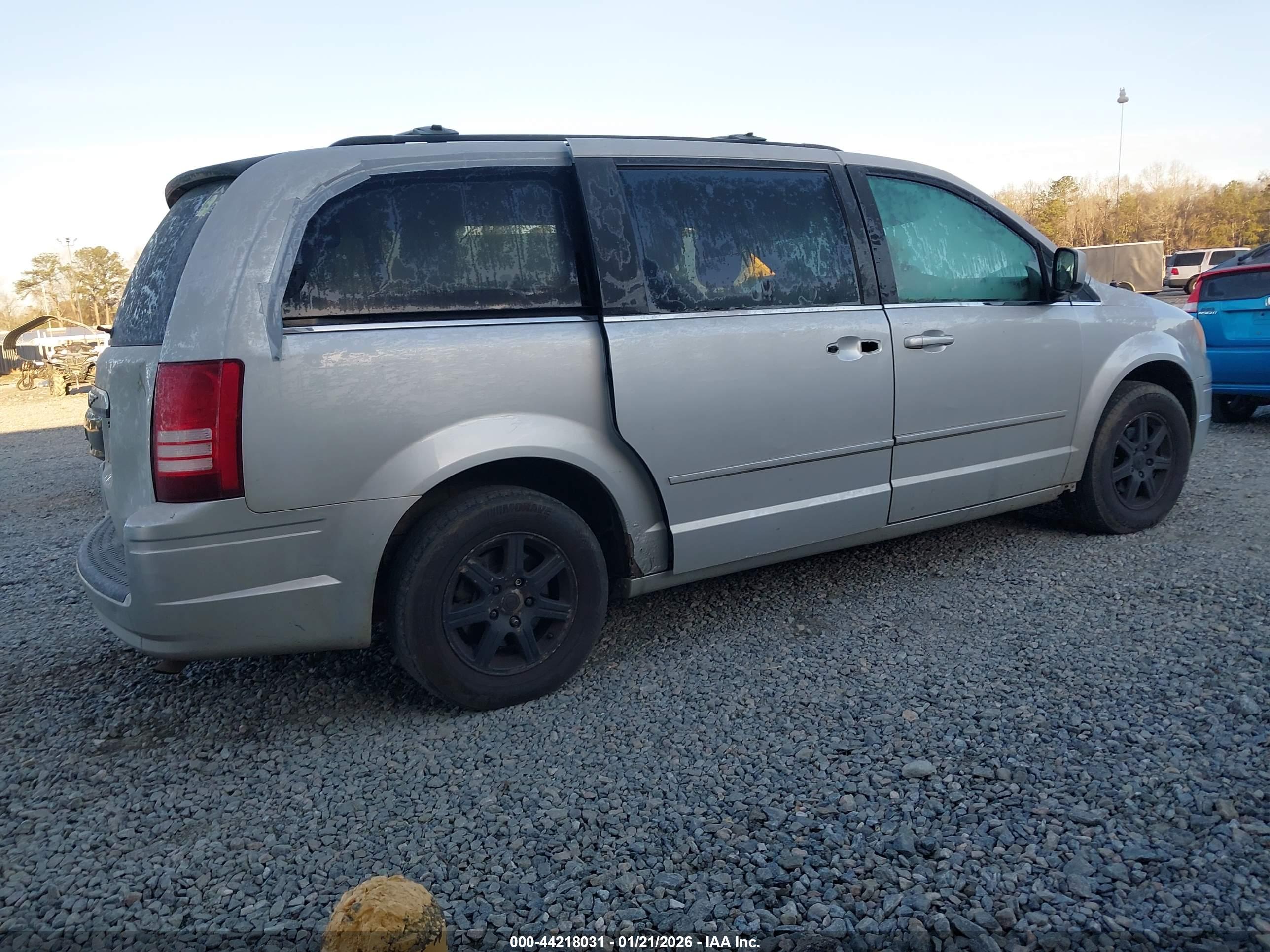 CHRYSLER TOWN image 4