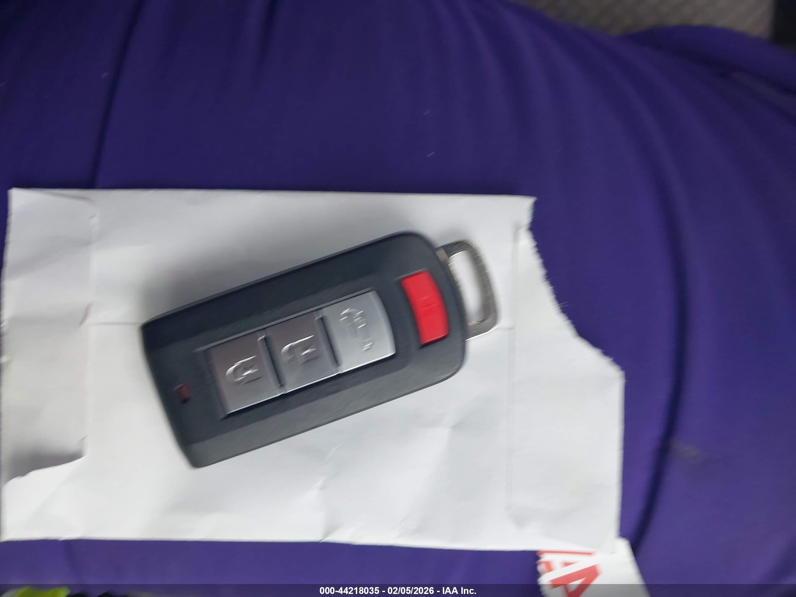 MITSUBISHI OUTLANDER image 11