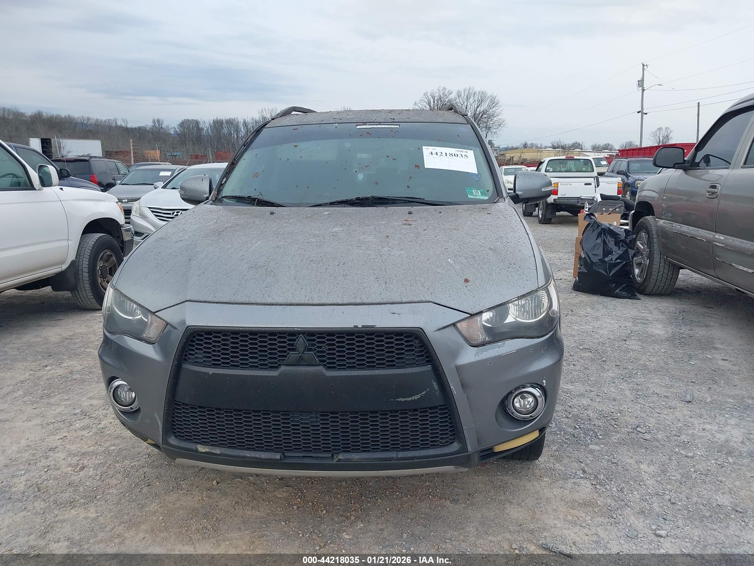 MITSUBISHI OUTLANDER image 6