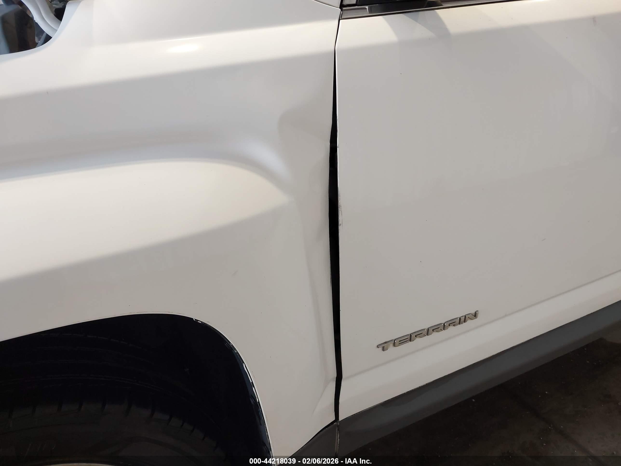GMC TERRAIN image 6