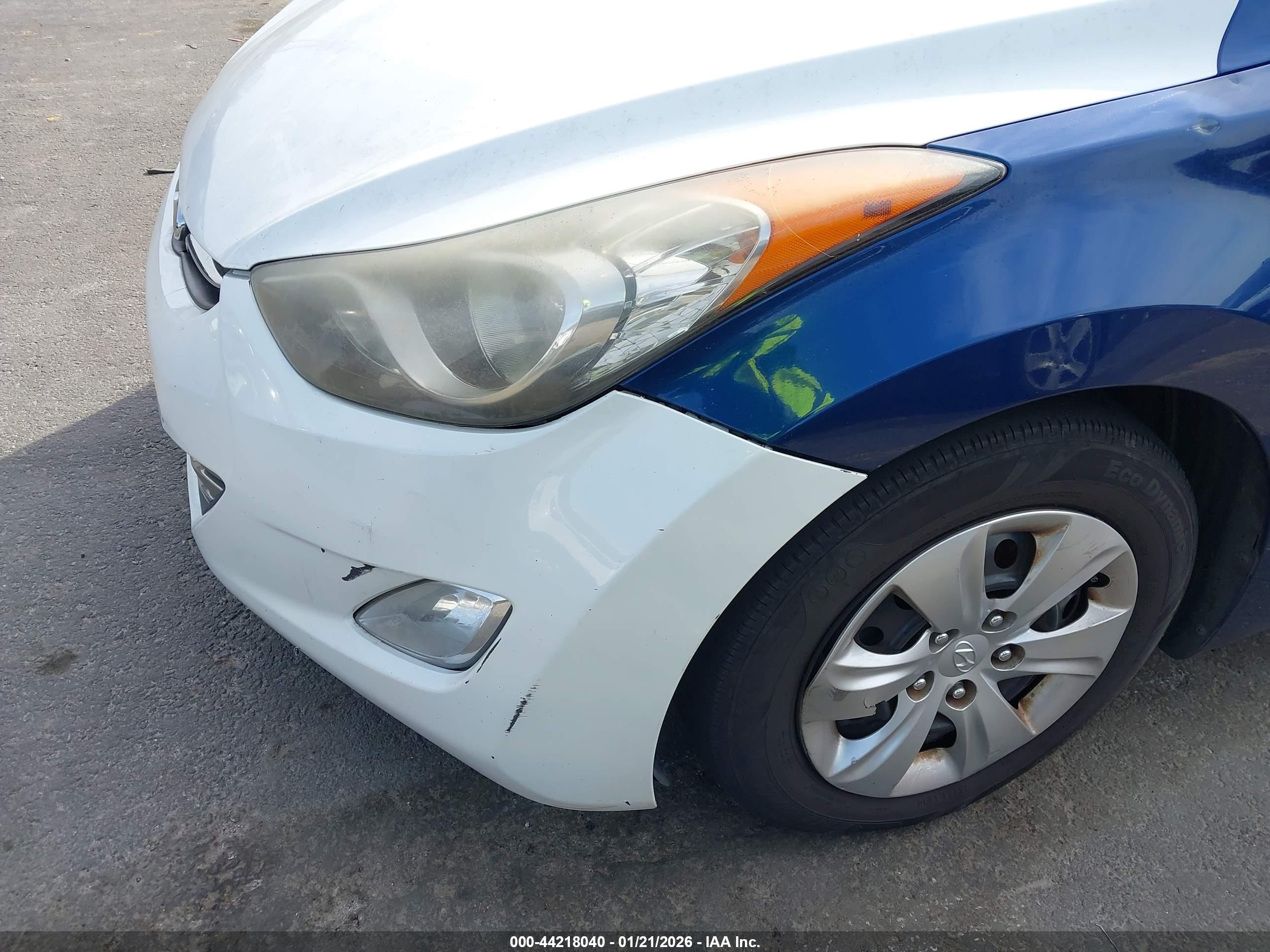 HYUNDAI ELANTRA image 6