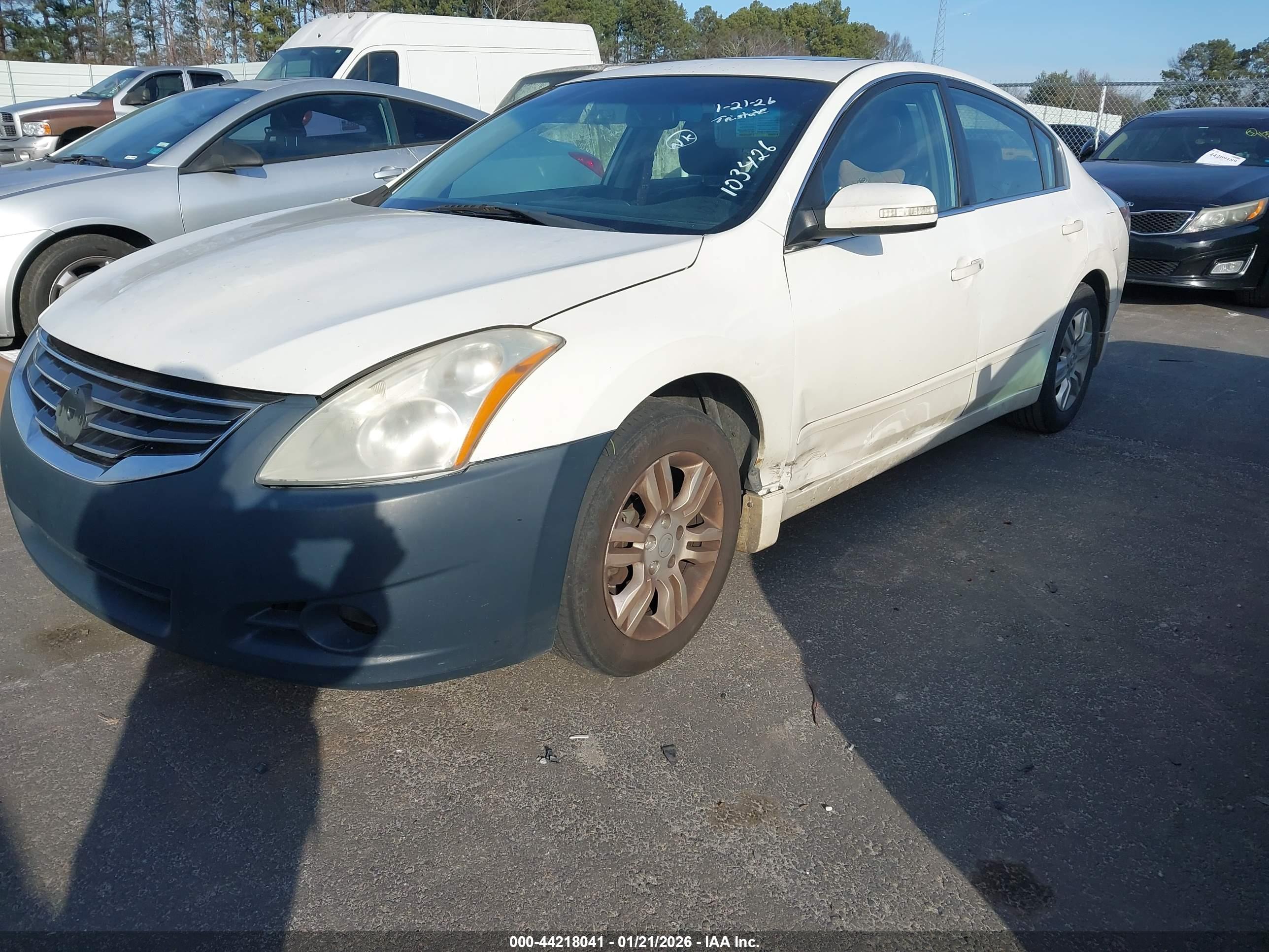 NISSAN ALTIMA image 2