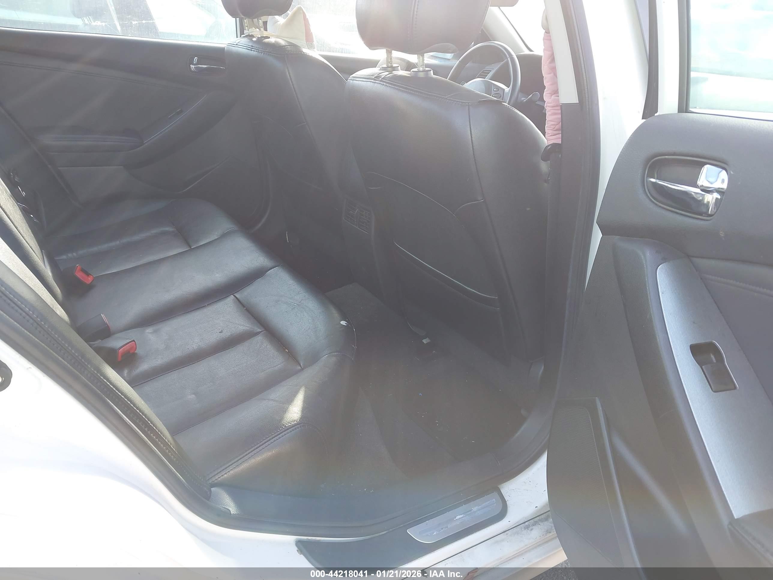 NISSAN ALTIMA image 8