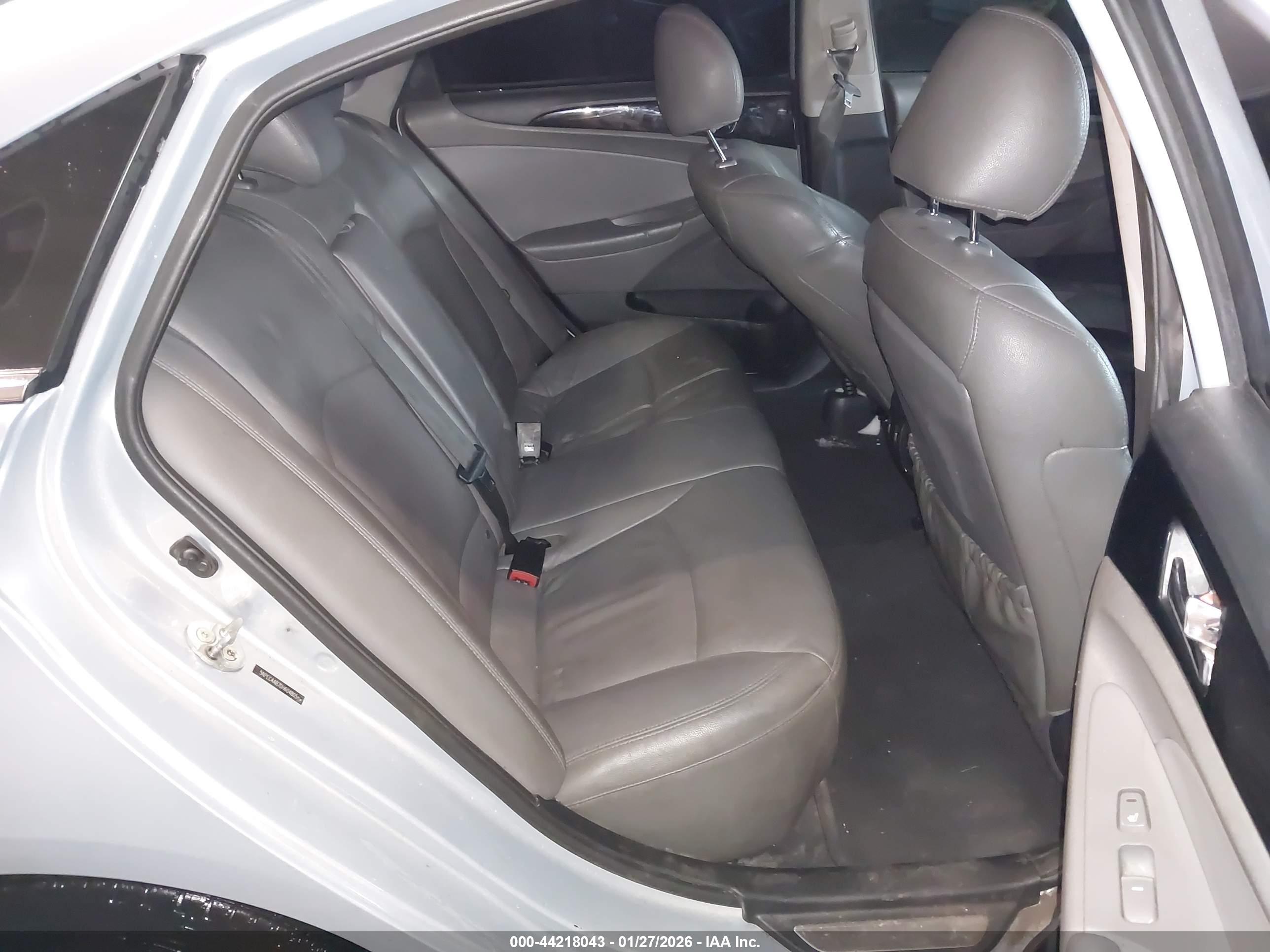 HYUNDAI SONATA image 8