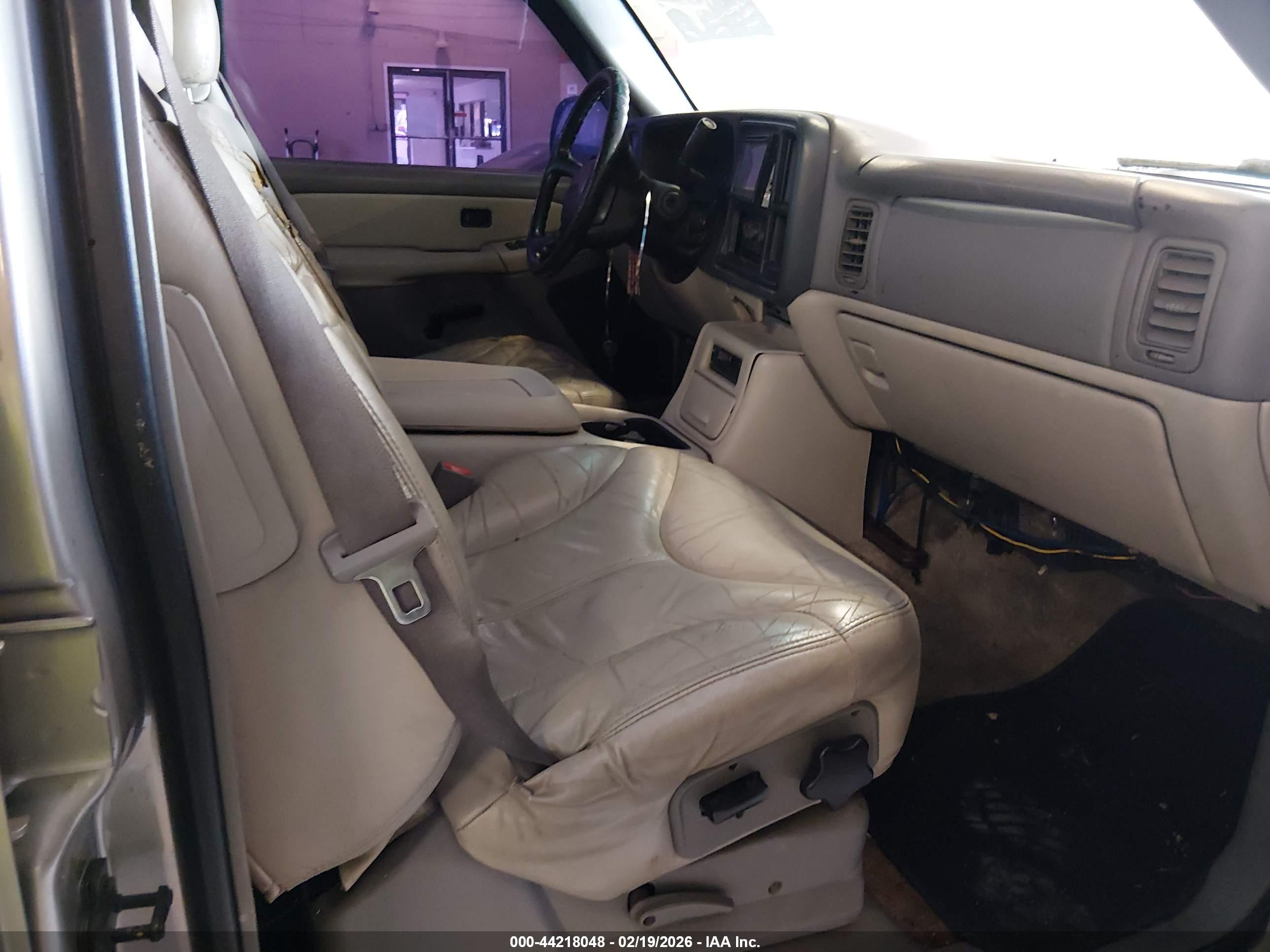 GMC YUKON image 5