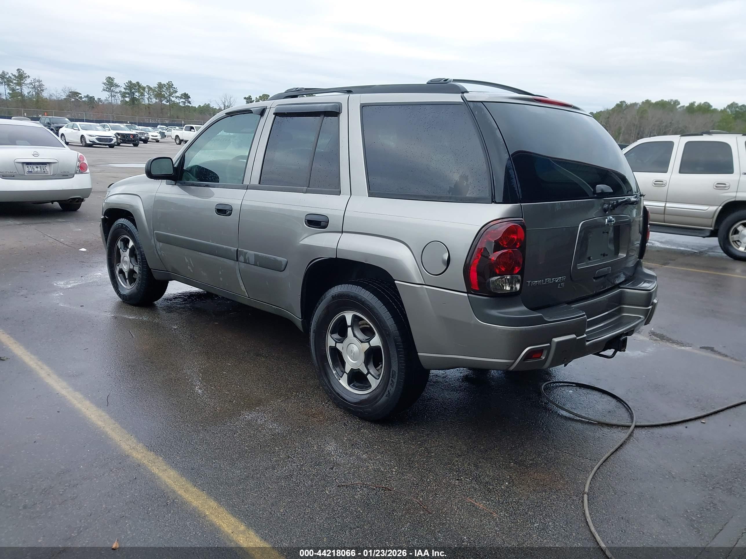 CHEVROLET TRAILBLAZER image 3