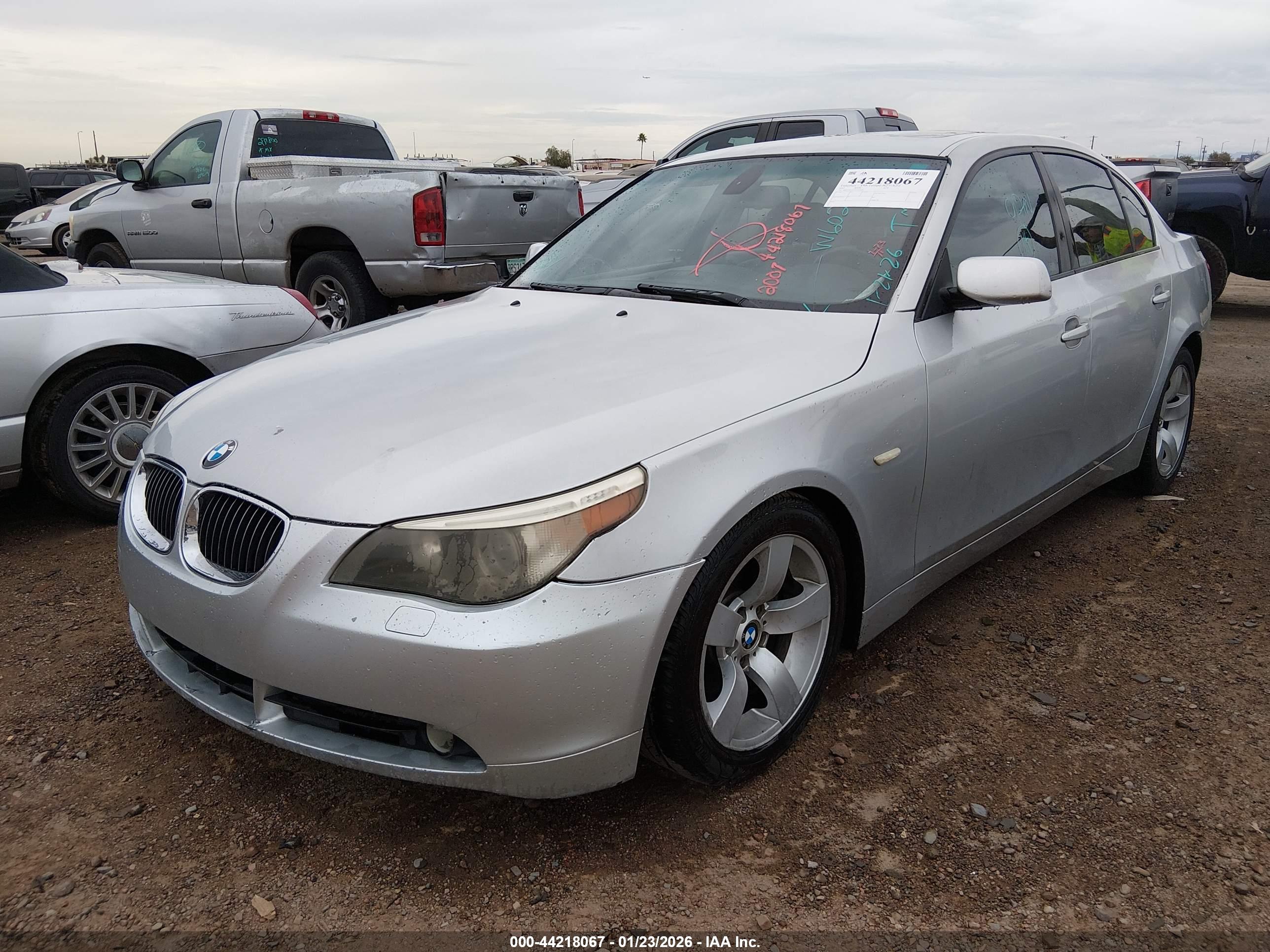 BMW 525I image 2