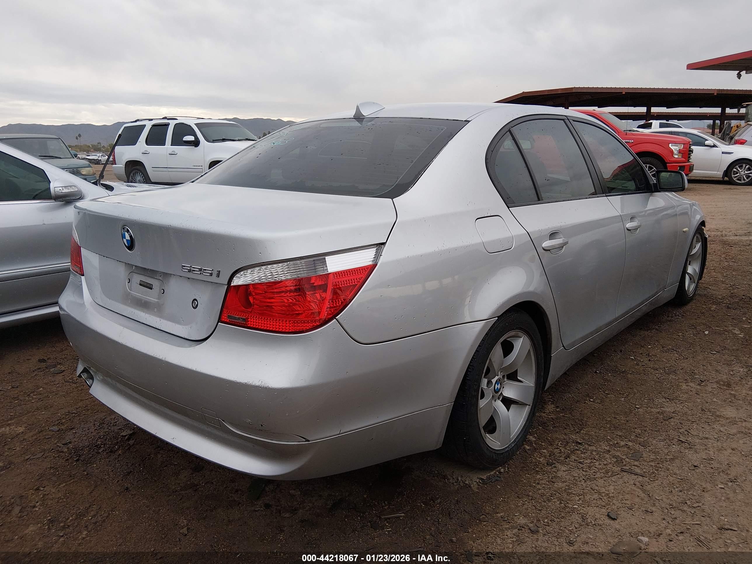 BMW 525I image 4