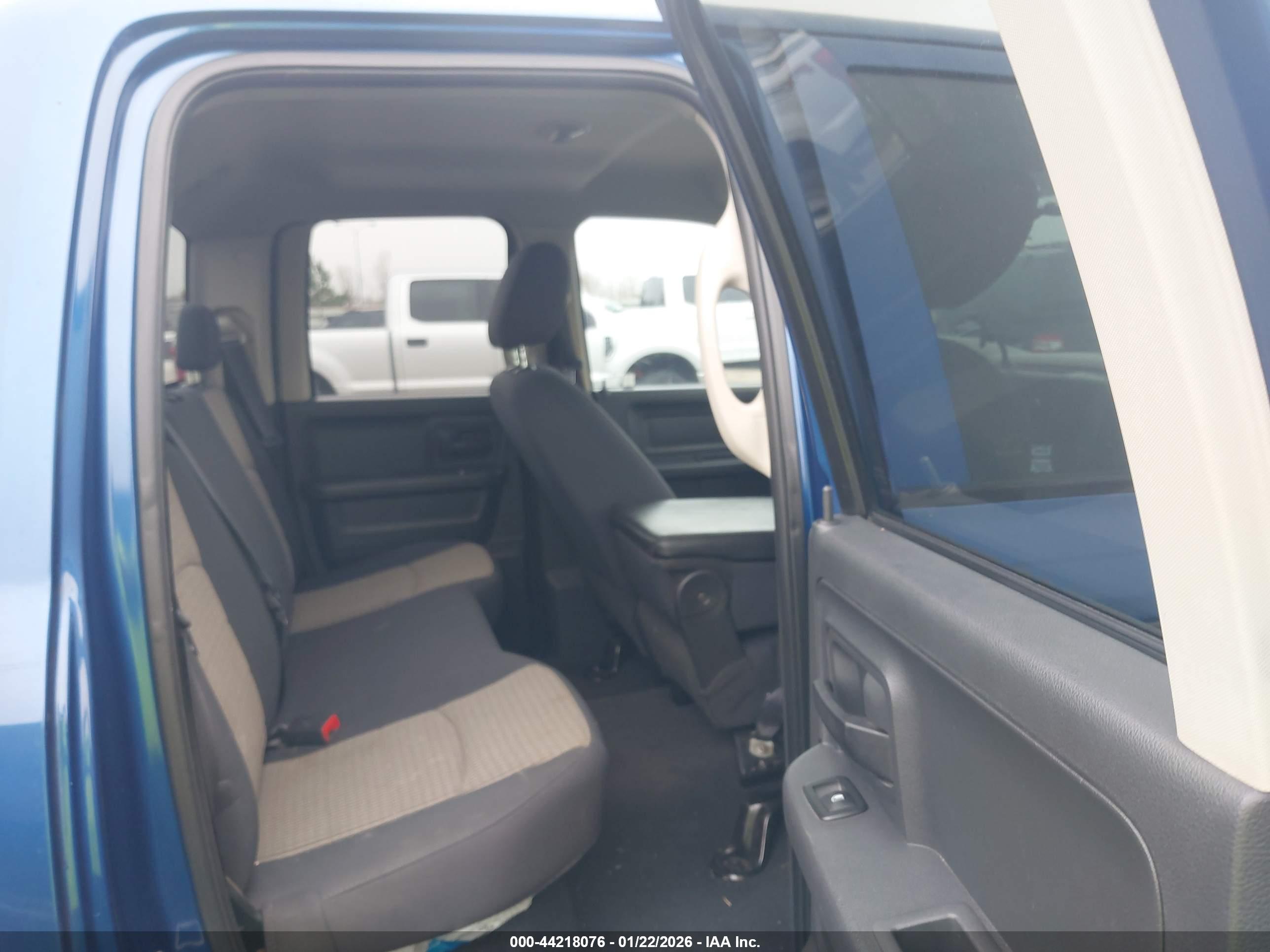 DODGE RAM image 8