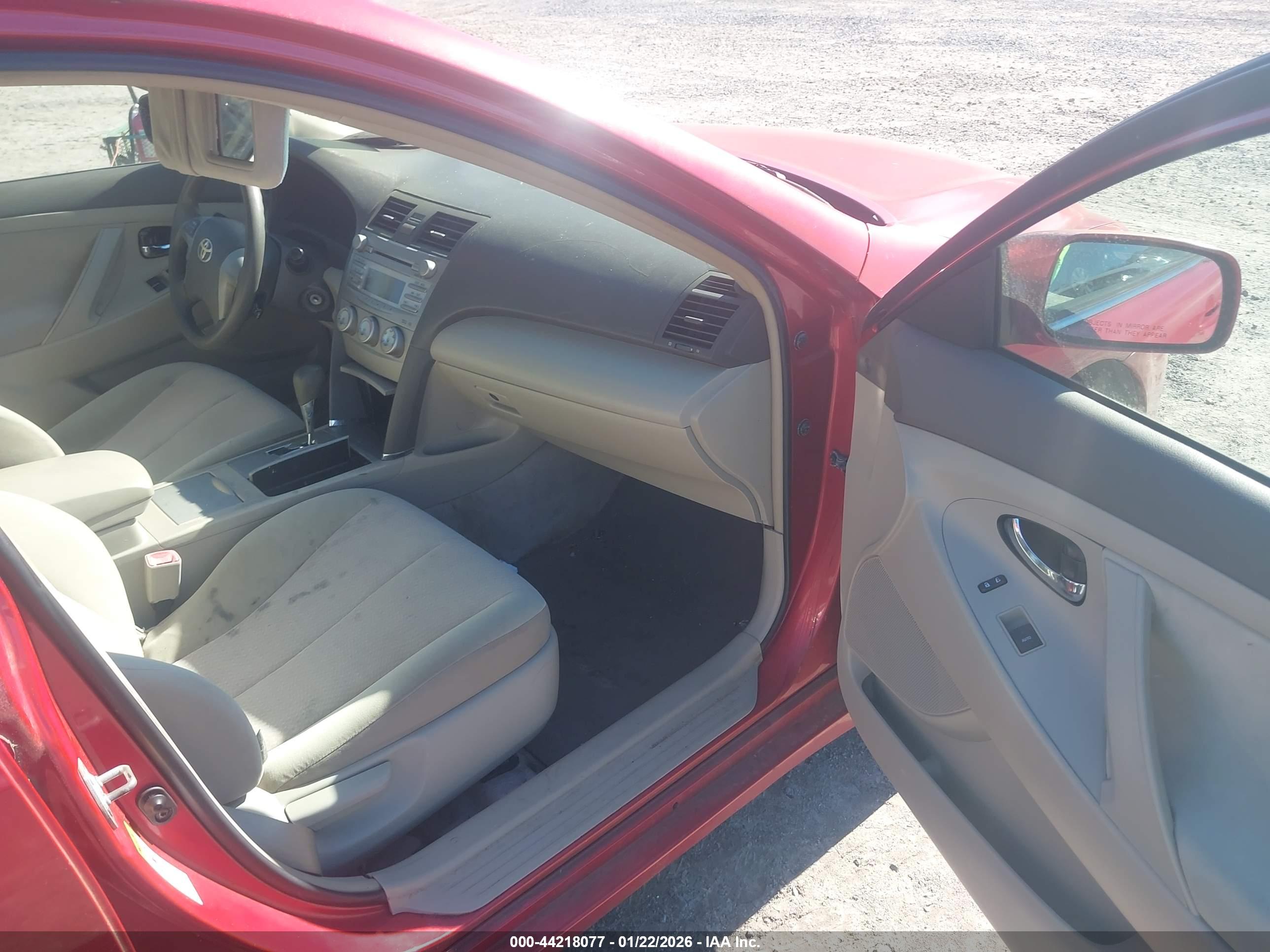 TOYOTA CAMRY image 5