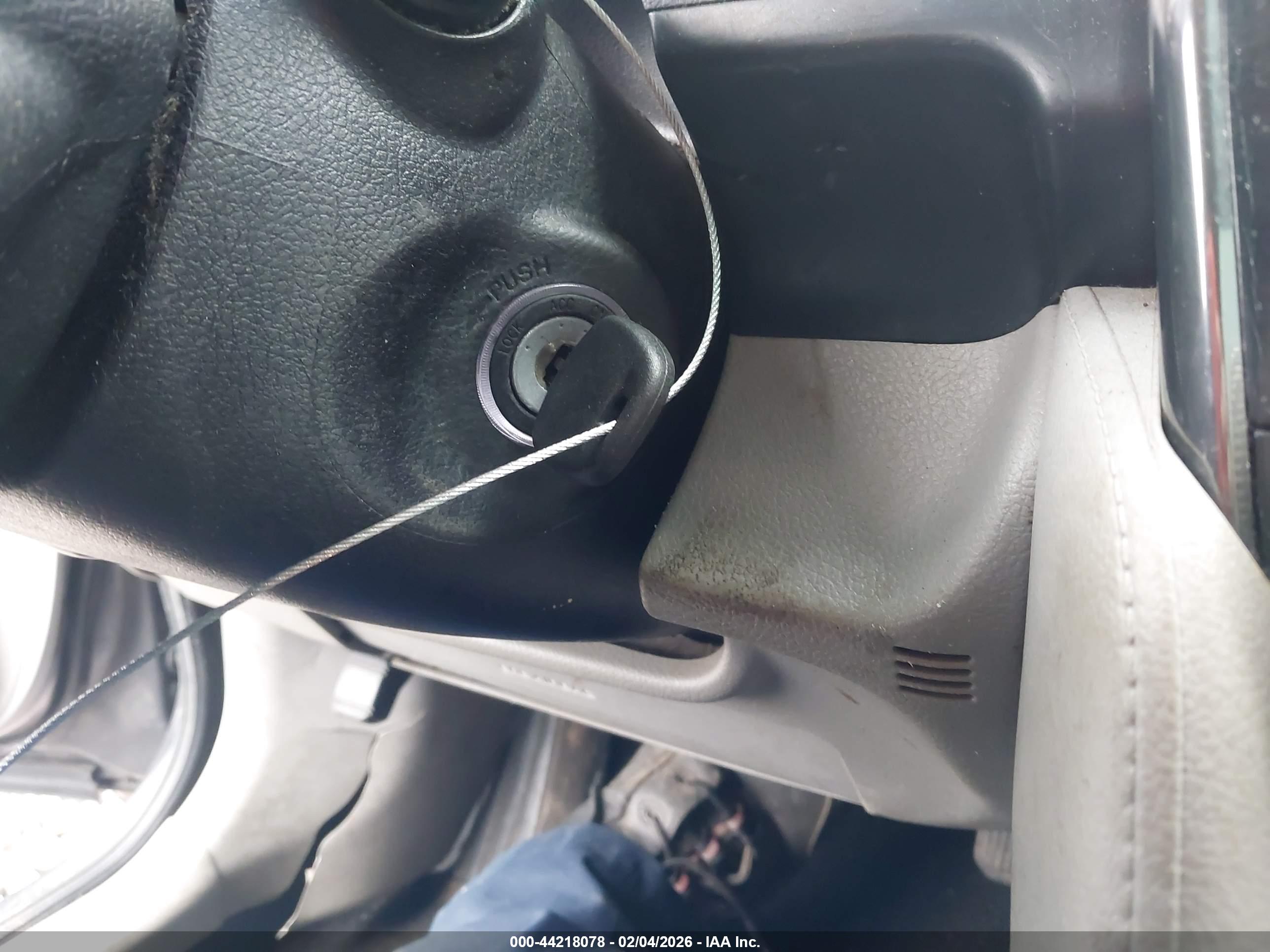 TOYOTA CAMRY image 11