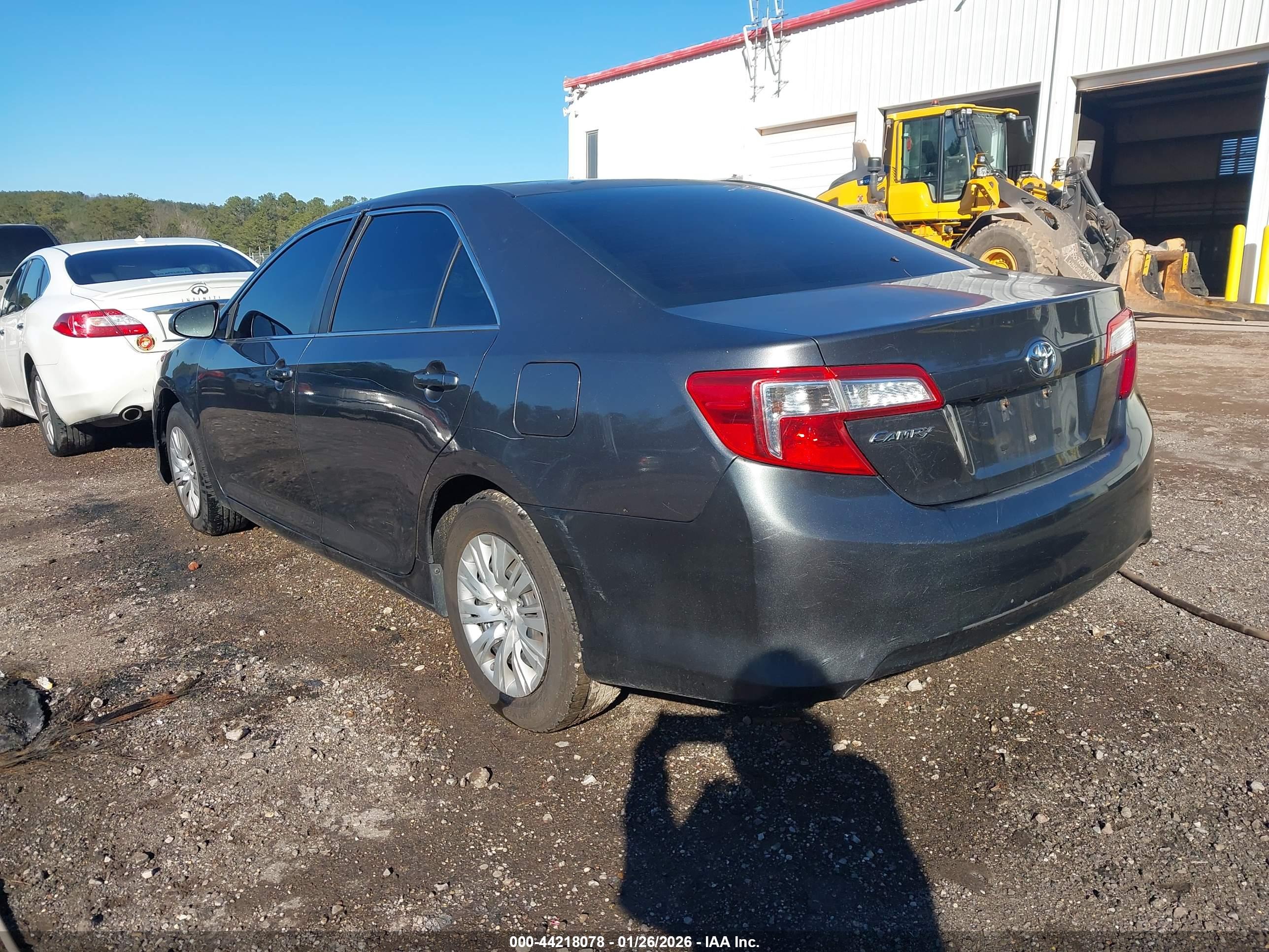 TOYOTA CAMRY image 3