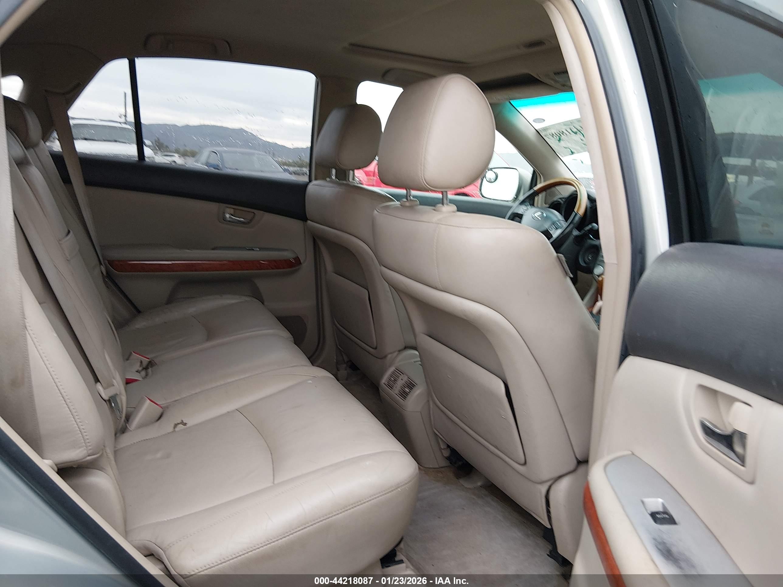 LEXUS RX image 8