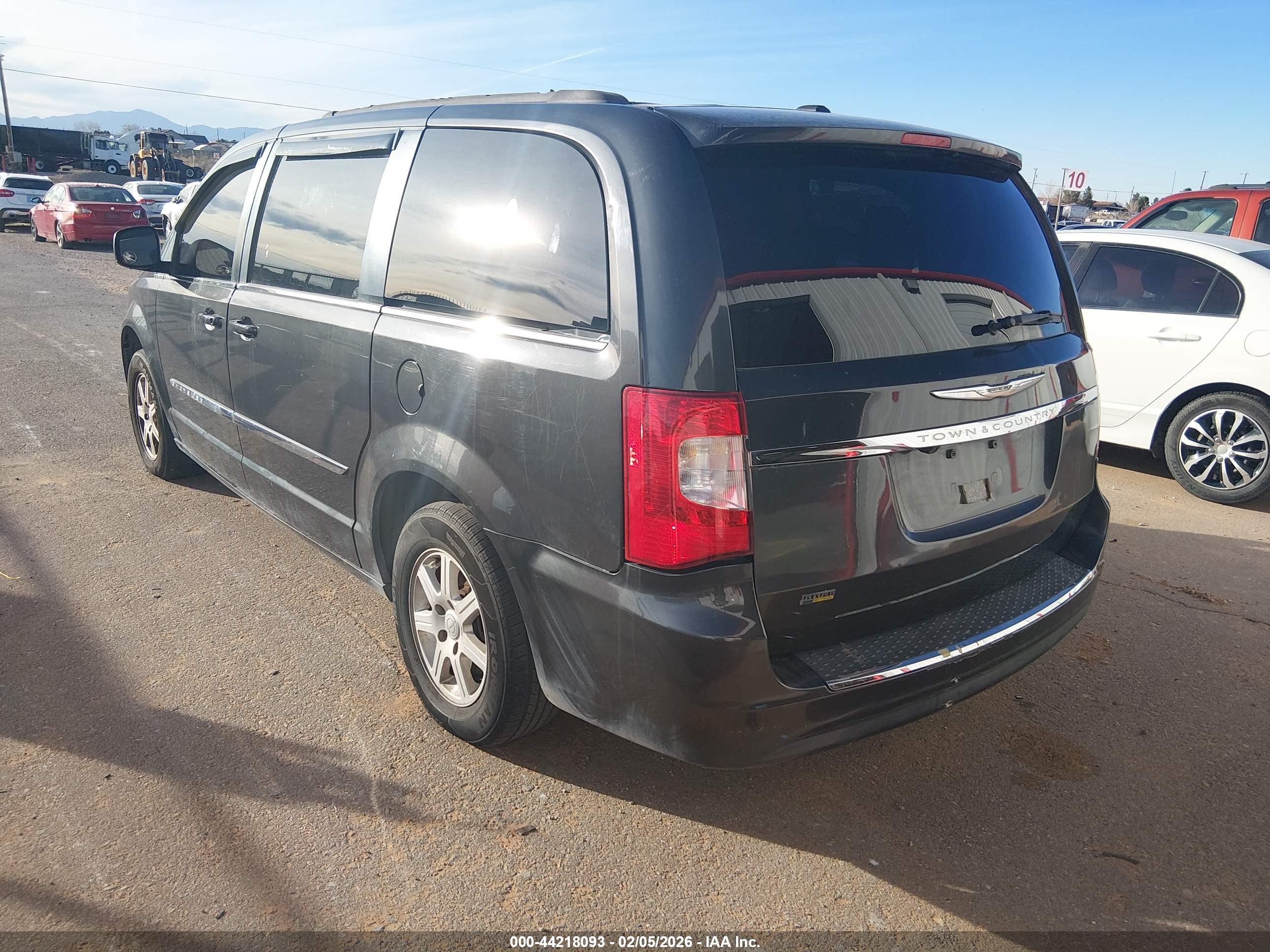 CHRYSLER TOWN image 3