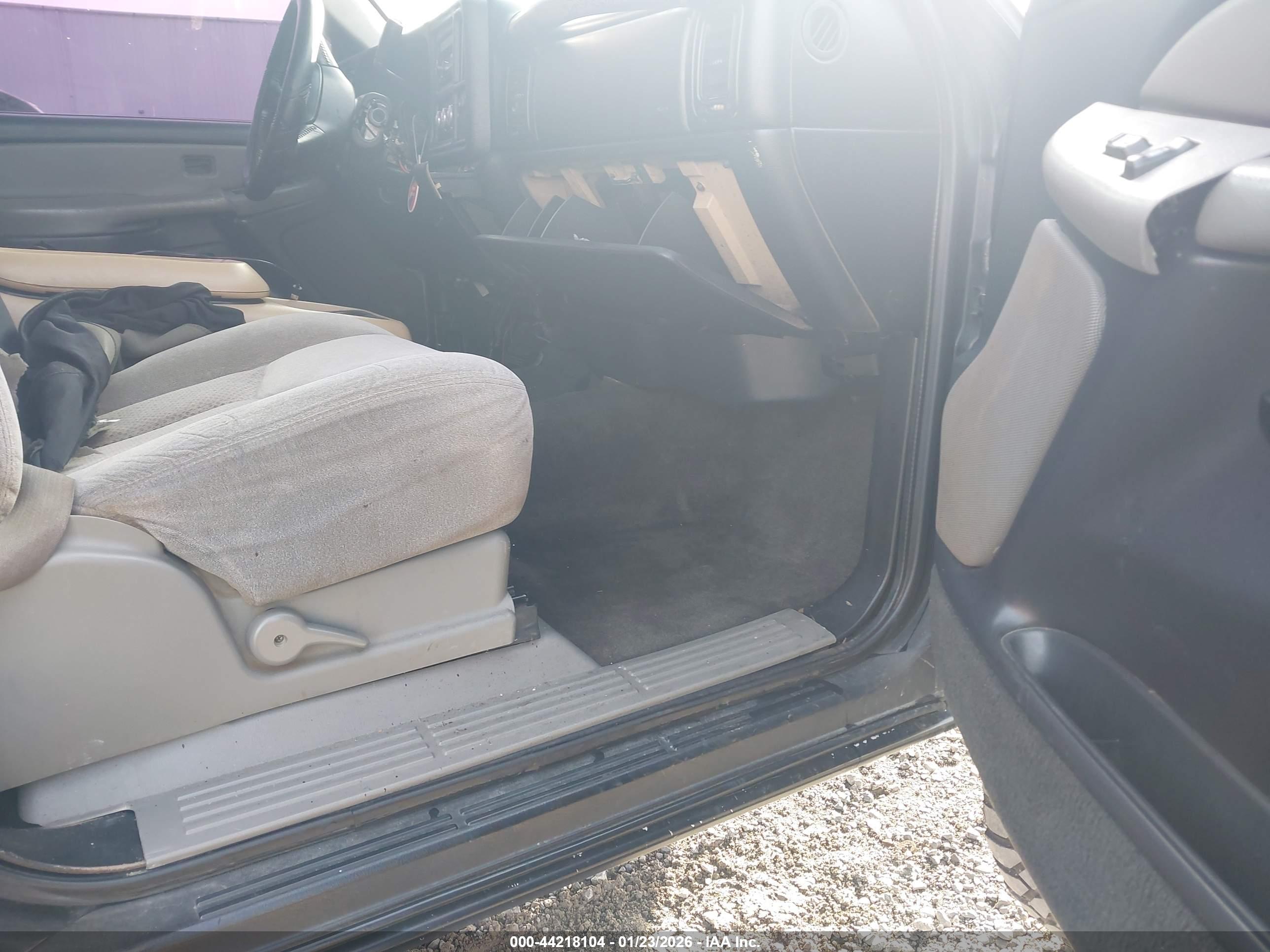 CHEVROLET TAHOE image 5