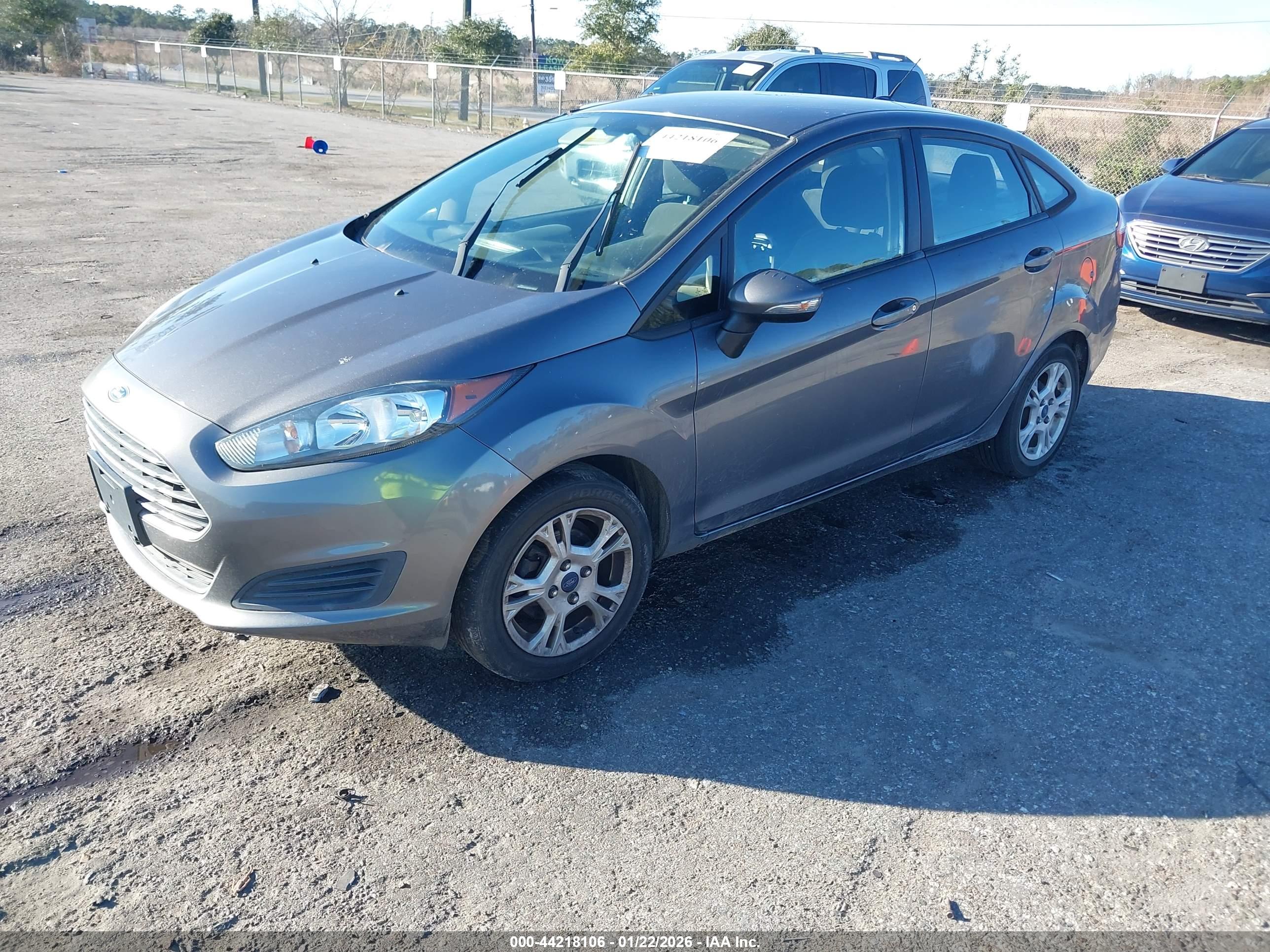 FORD FIESTA image 2