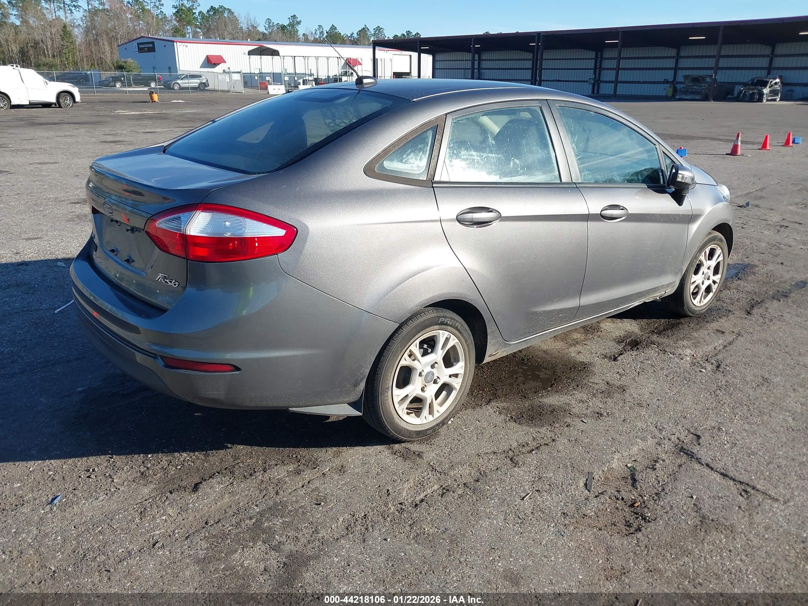 FORD FIESTA image 4