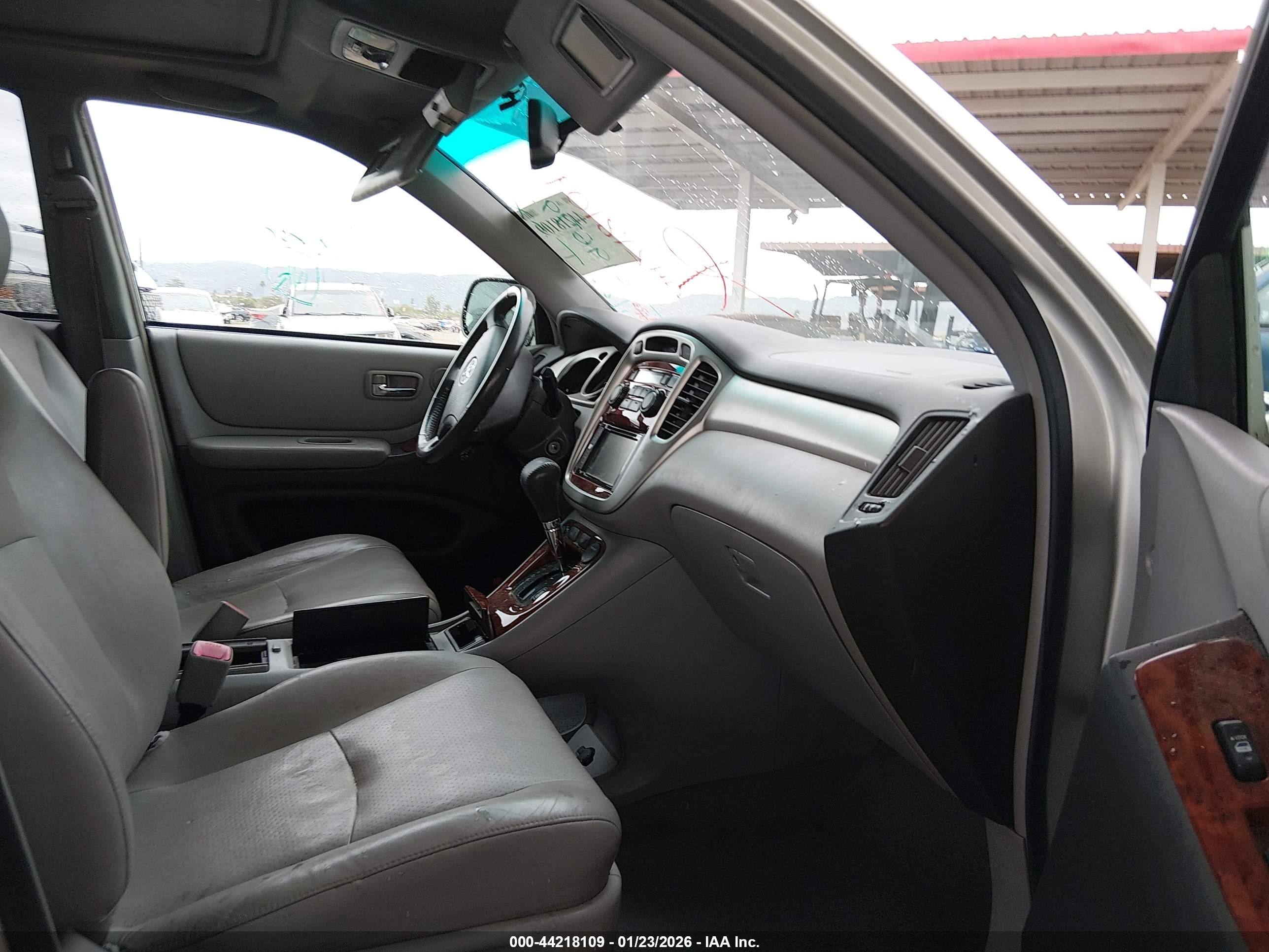 TOYOTA HIGHLANDER image 5