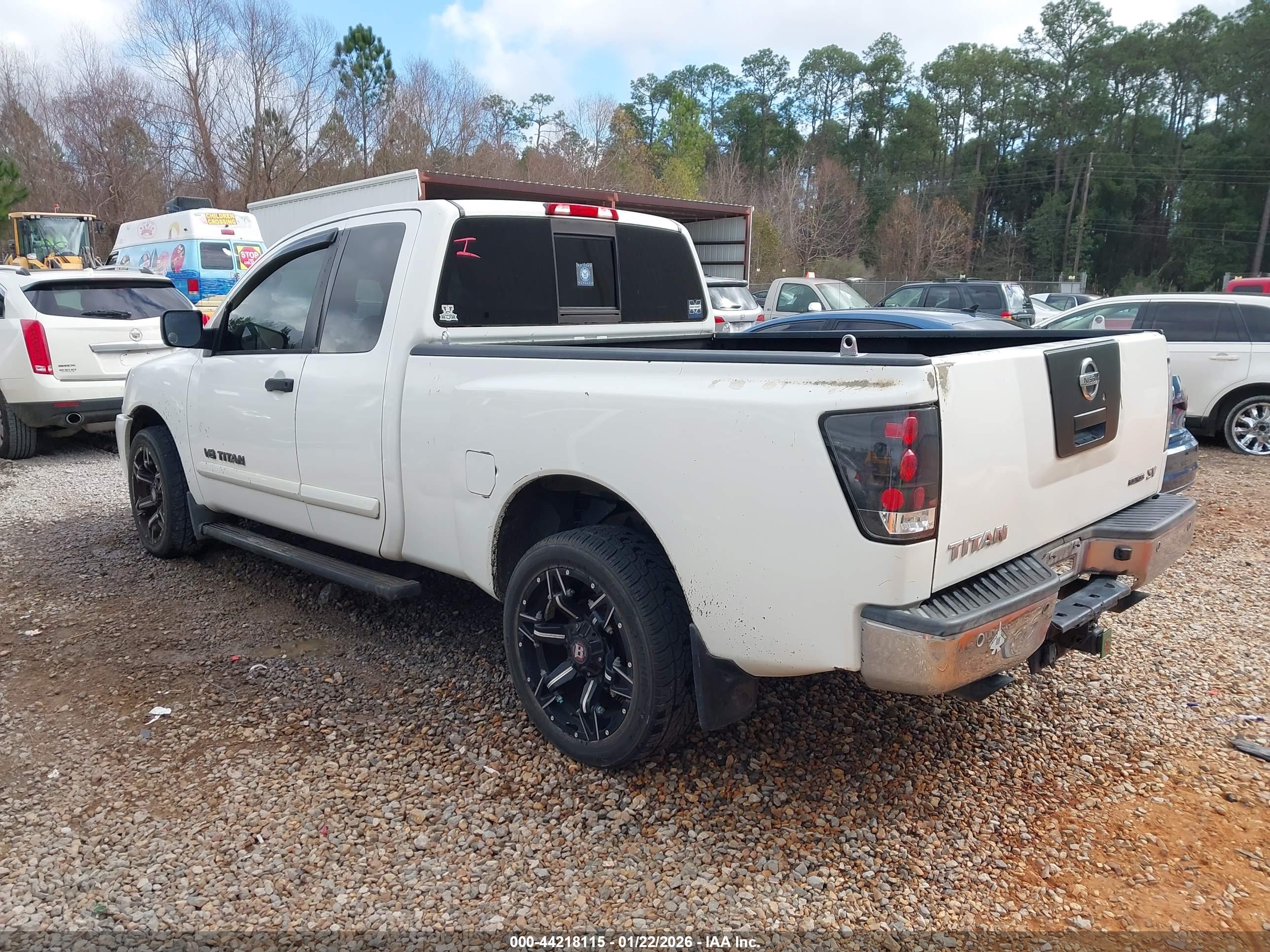 NISSAN TITAN image 3