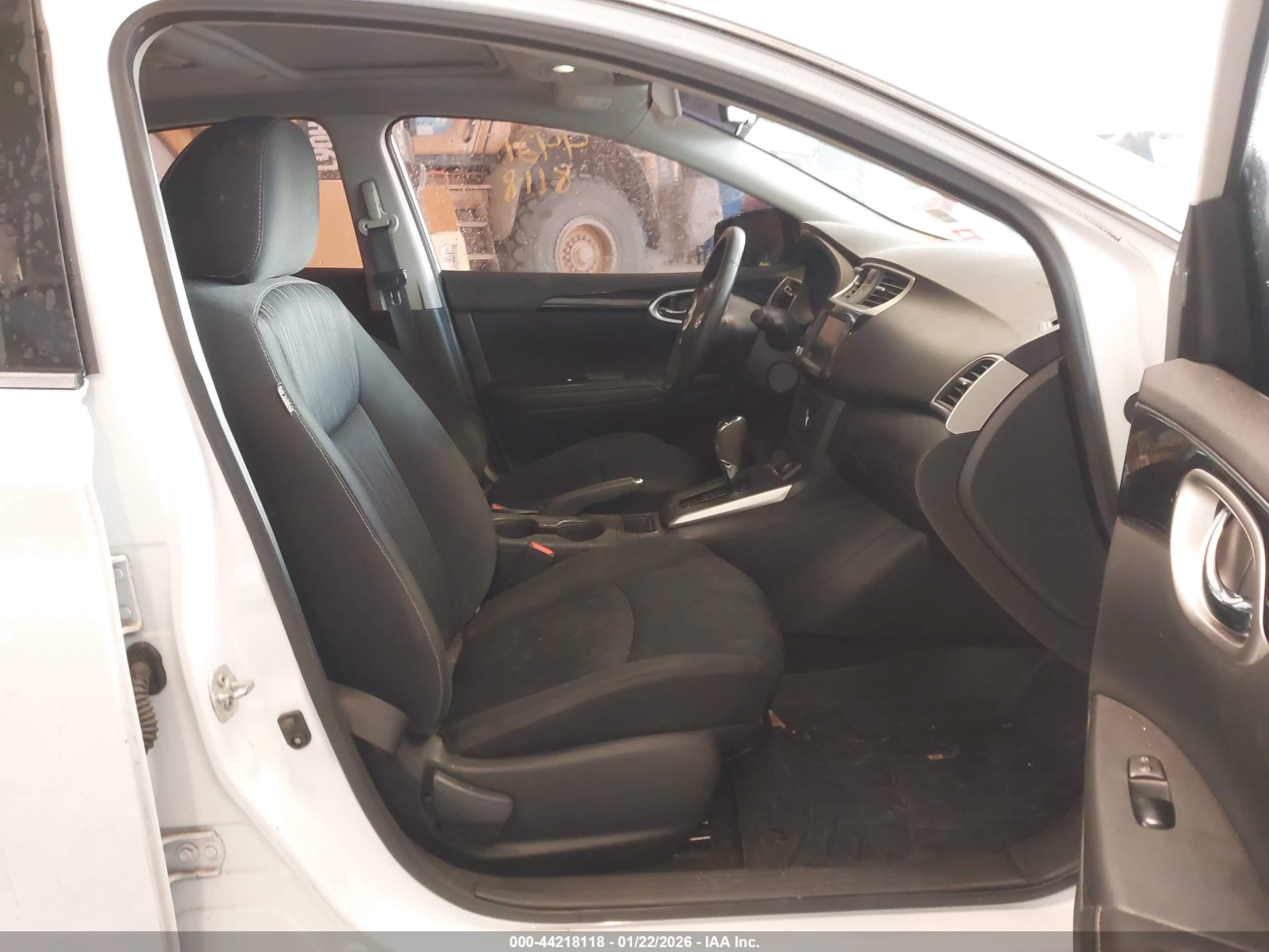 NISSAN SENTRA image 5