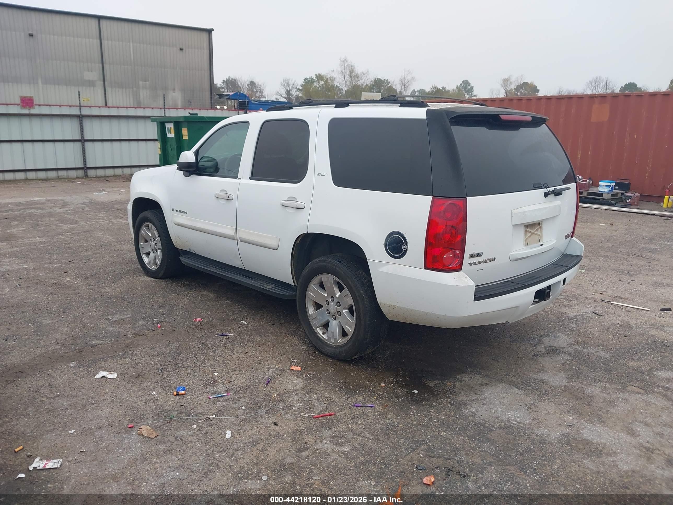 GMC YUKON image 3