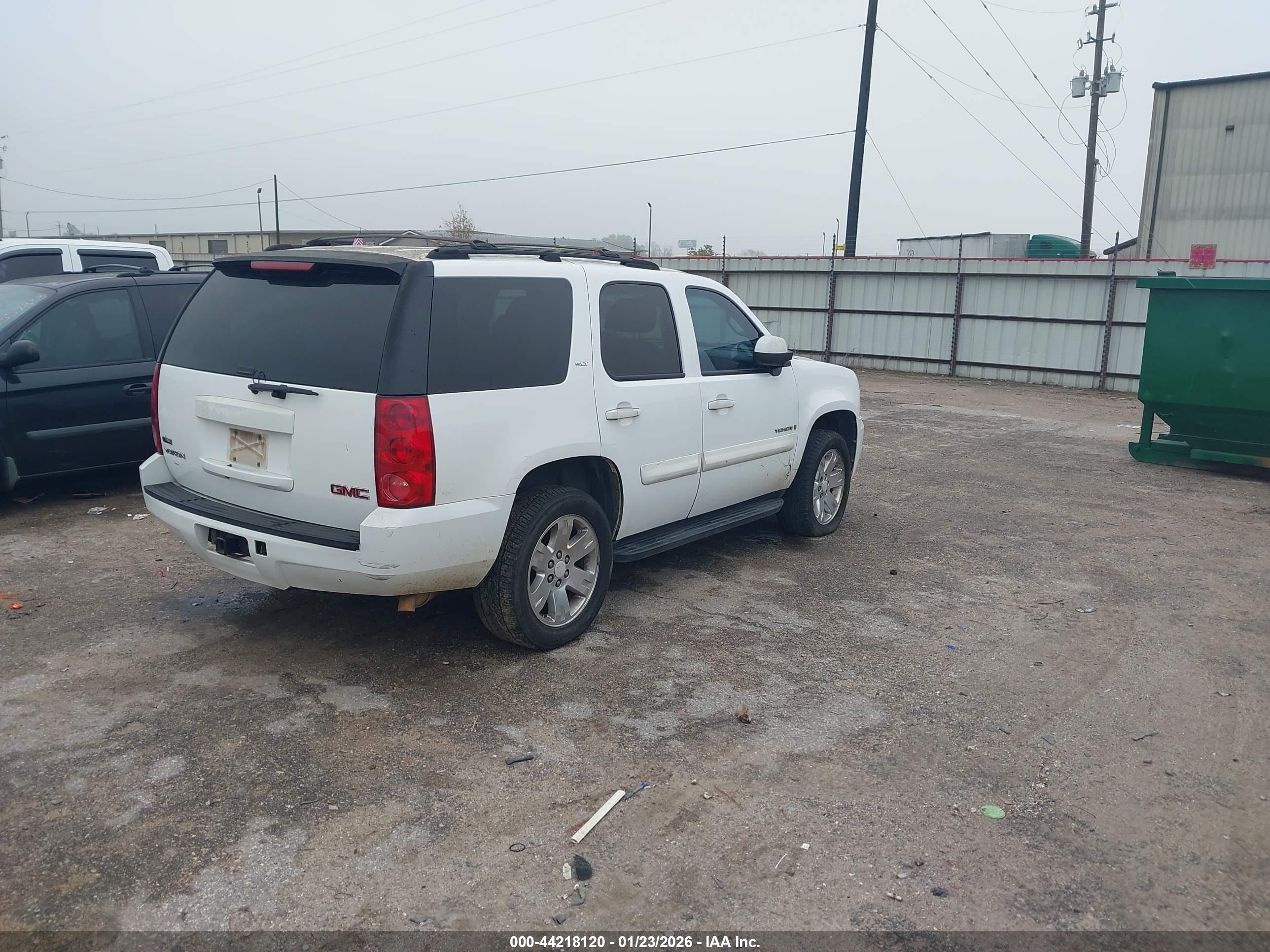GMC YUKON image 4
