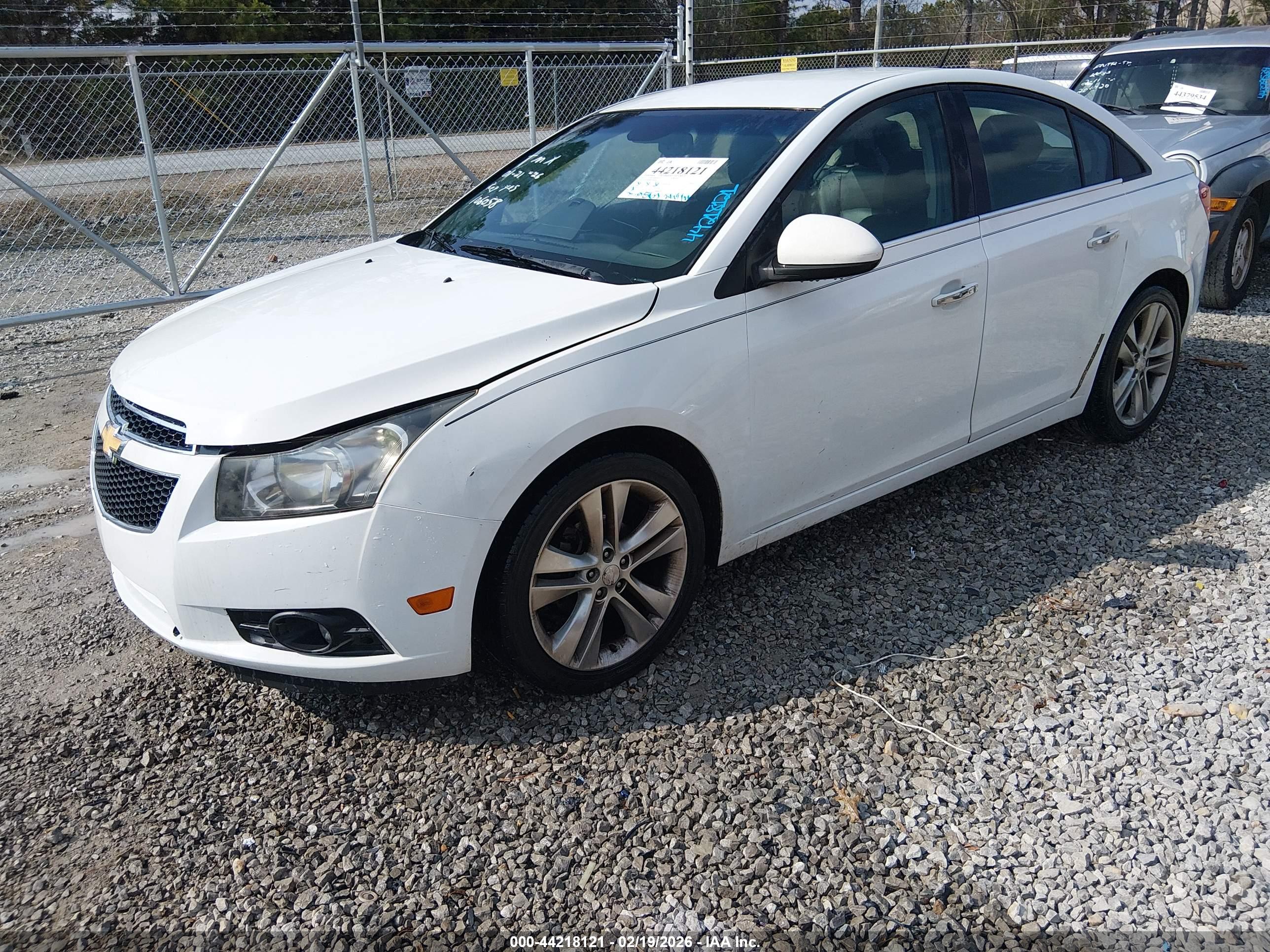 CHEVROLET CRUZE image 2