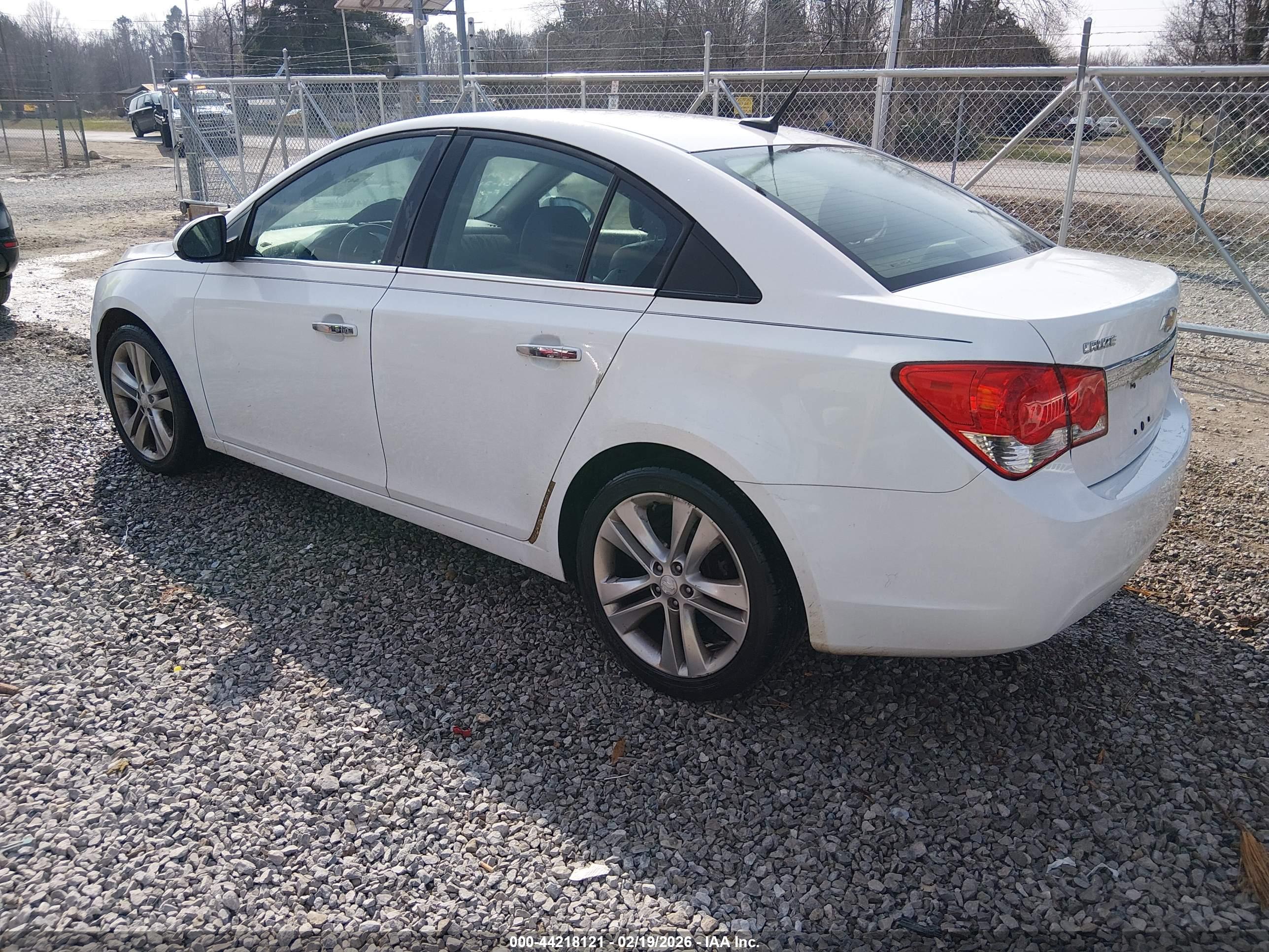 CHEVROLET CRUZE image 3