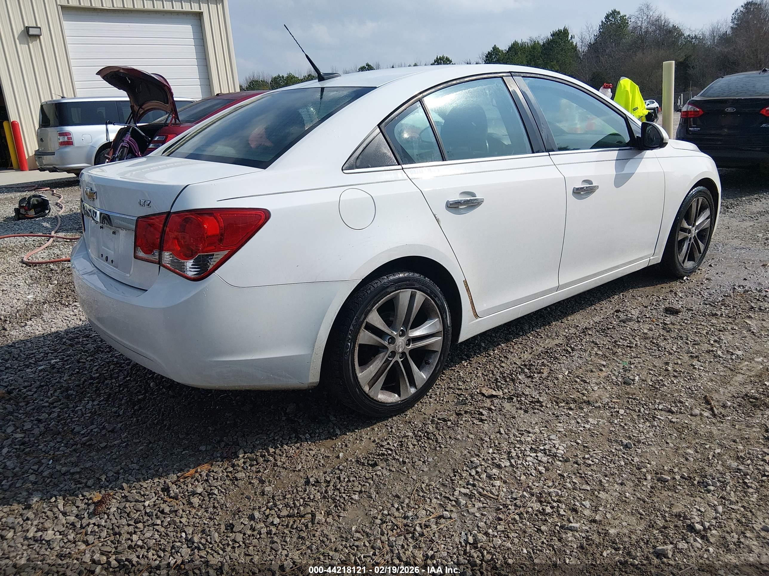 CHEVROLET CRUZE image 4