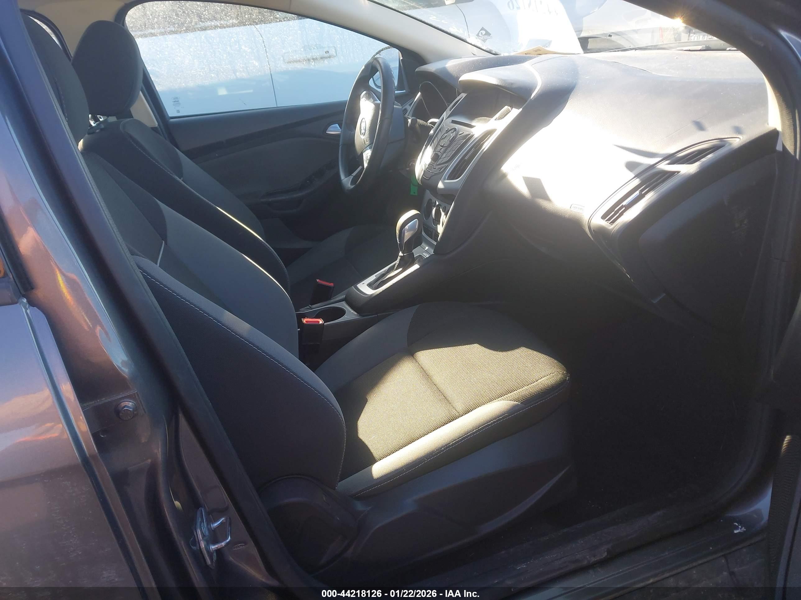 FORD FOCUS image 5