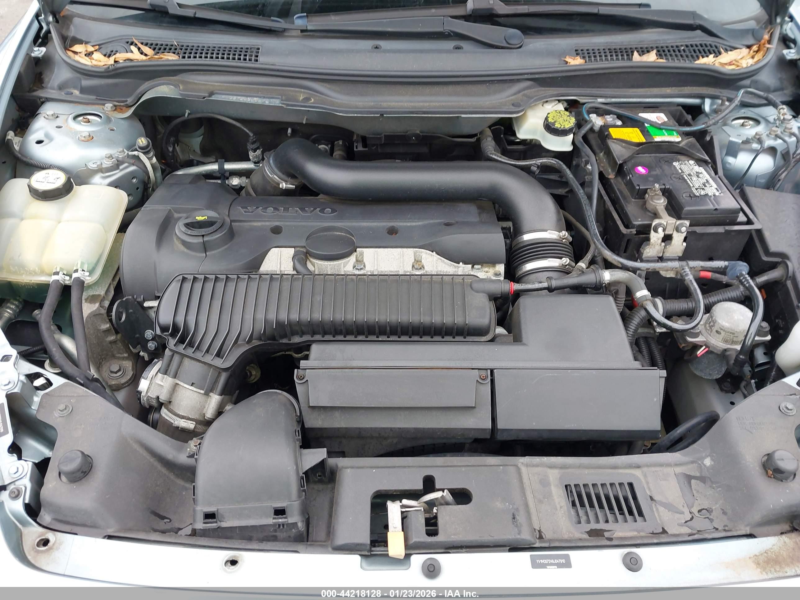 VOLVO C70 image 10