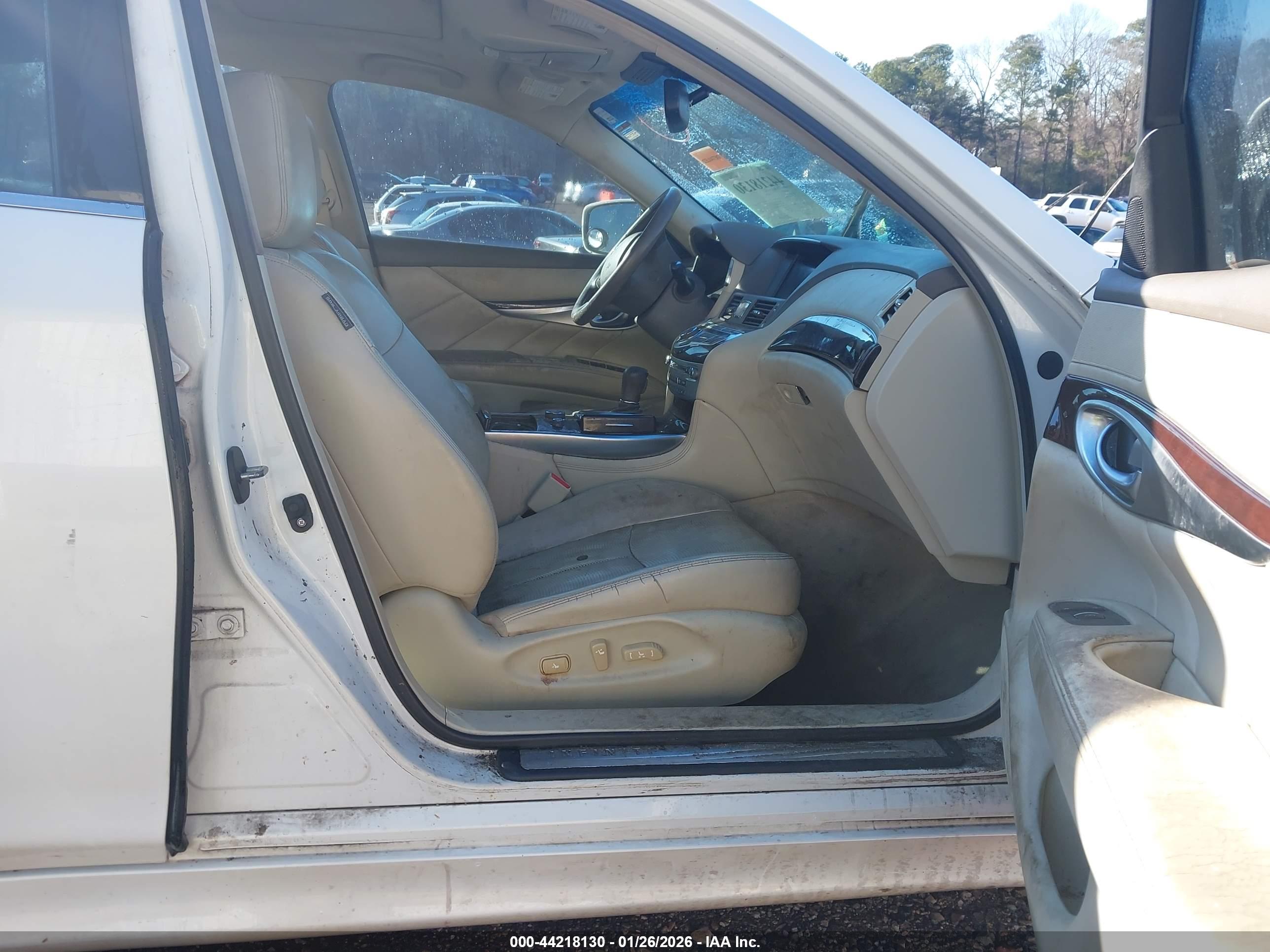 INFINITI M37X image 5