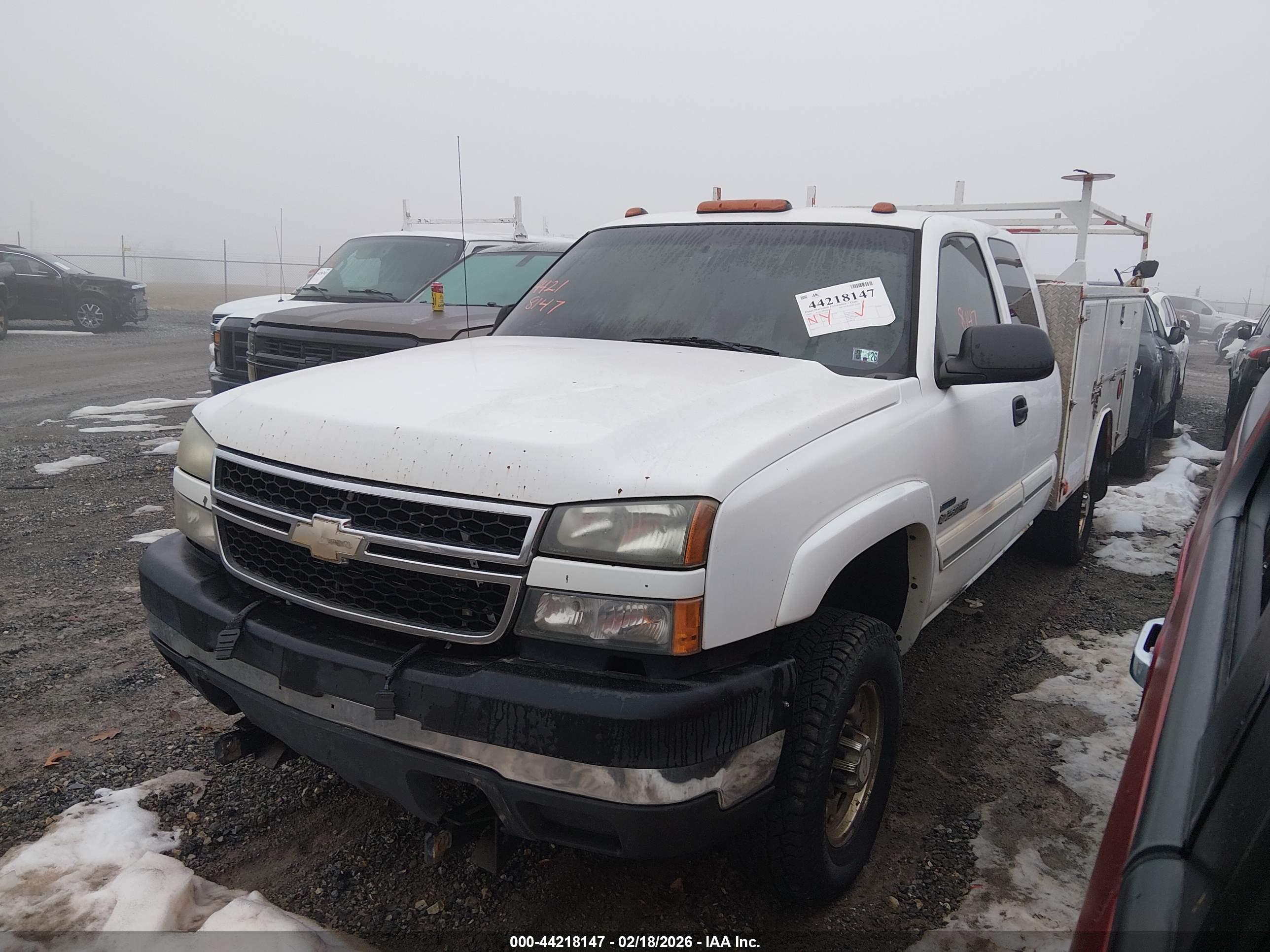 CHEVROLET SILVERADO image 2