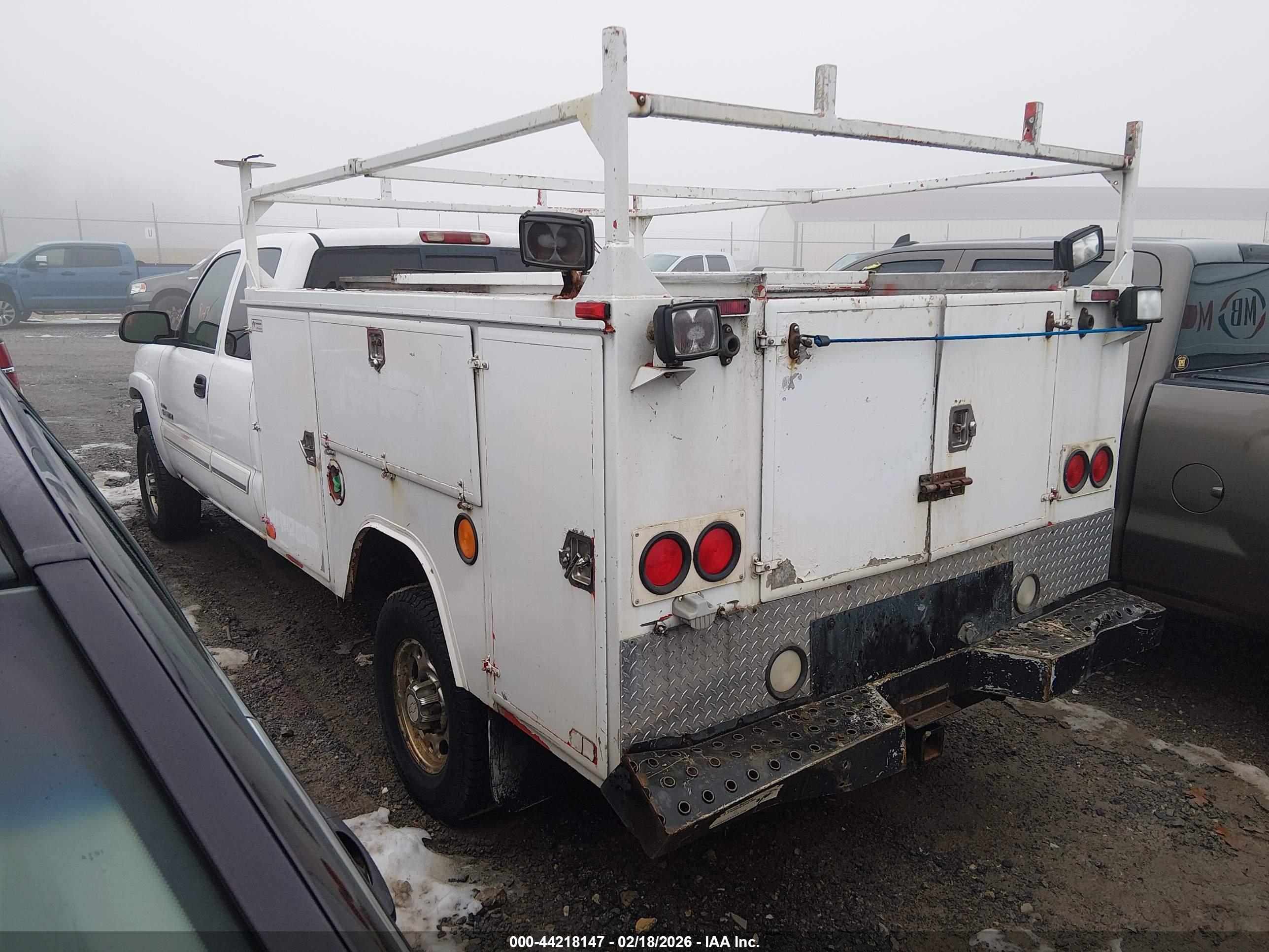 CHEVROLET SILVERADO image 3