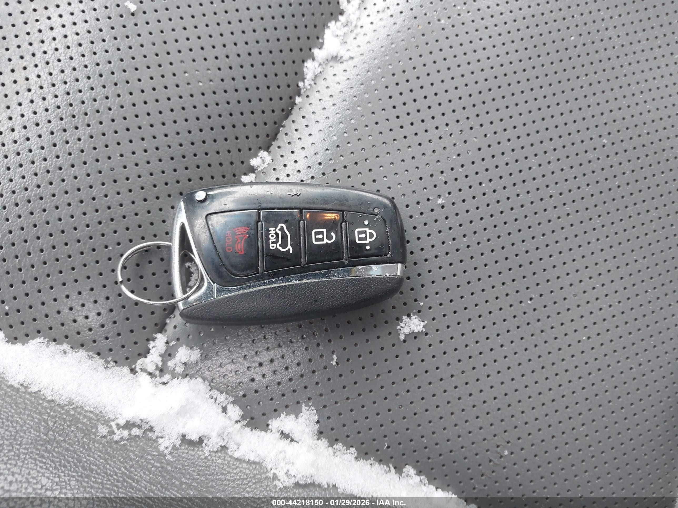 HYUNDAI SANTA image 11