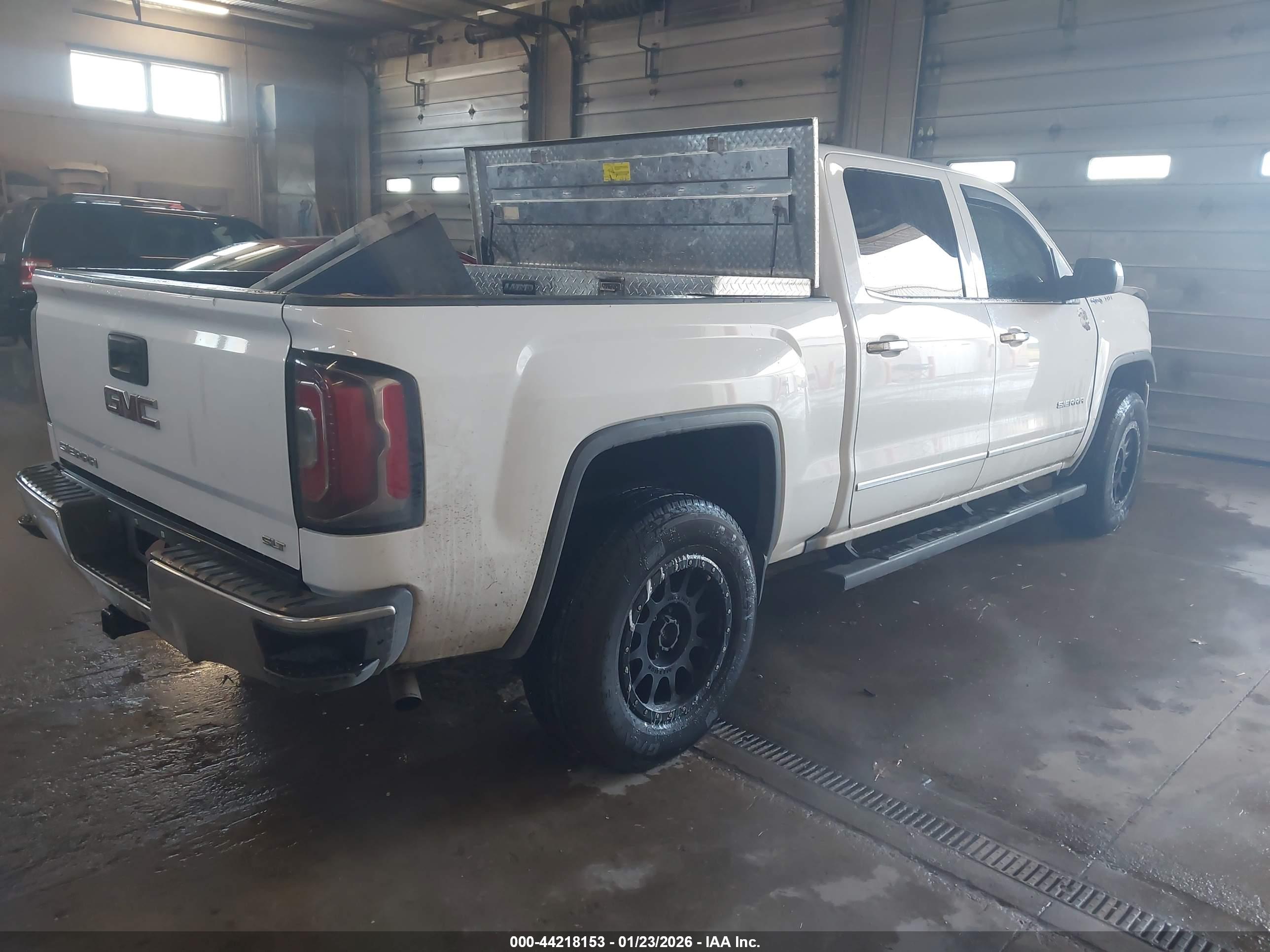 GMC SIERRA image 4
