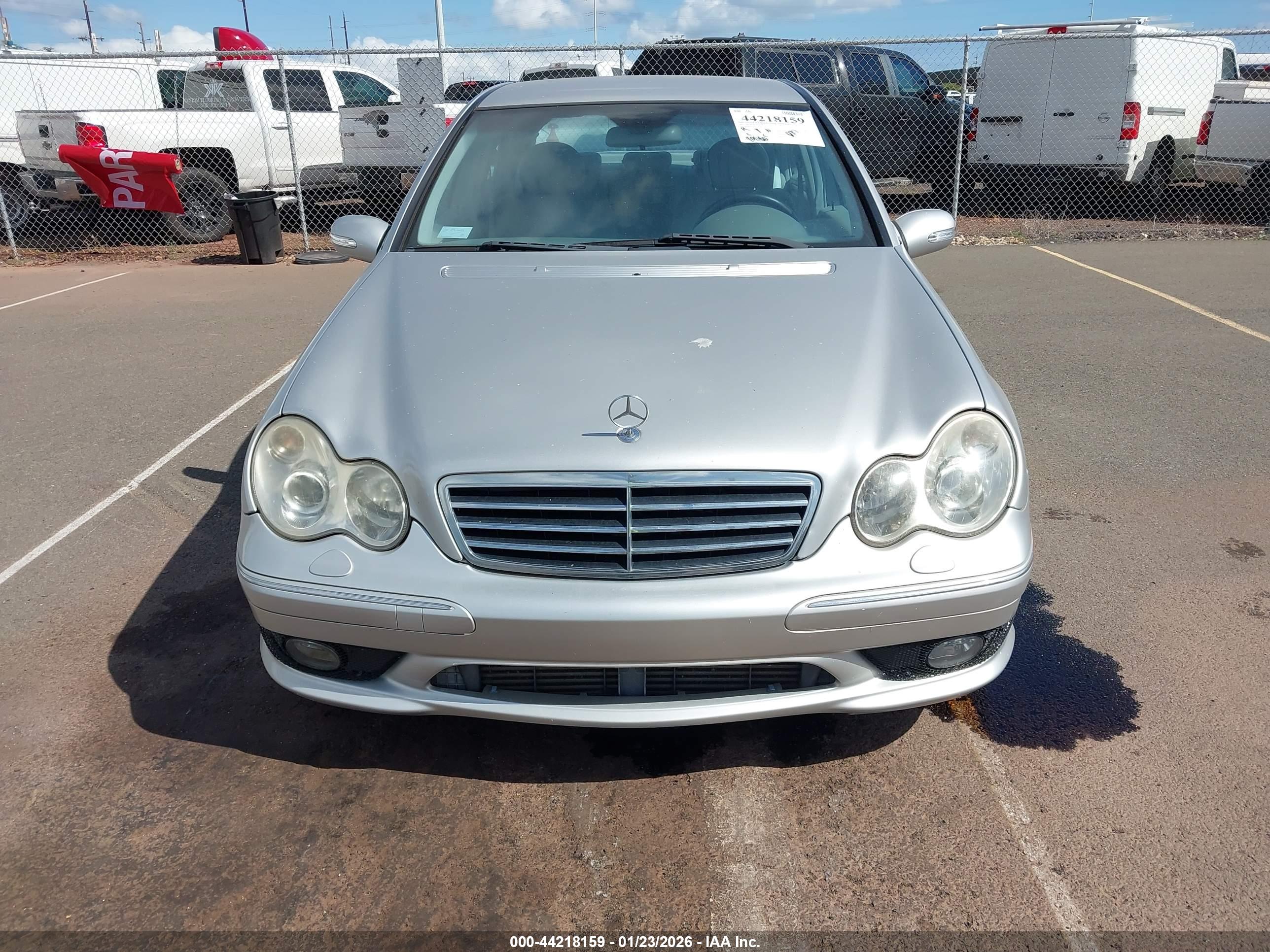 MERCEDES-BENZ C image 6