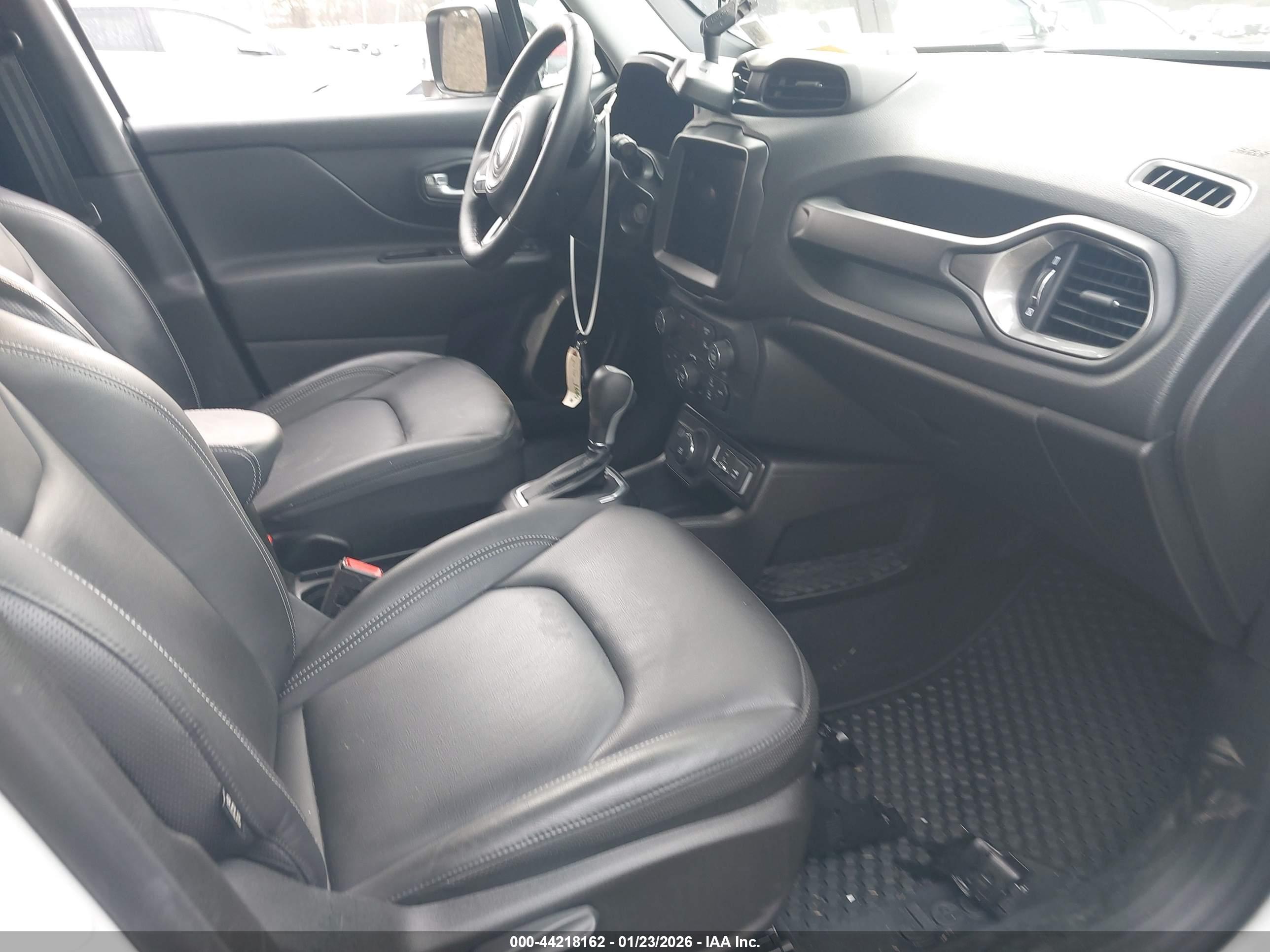 JEEP RENEGADE image 5